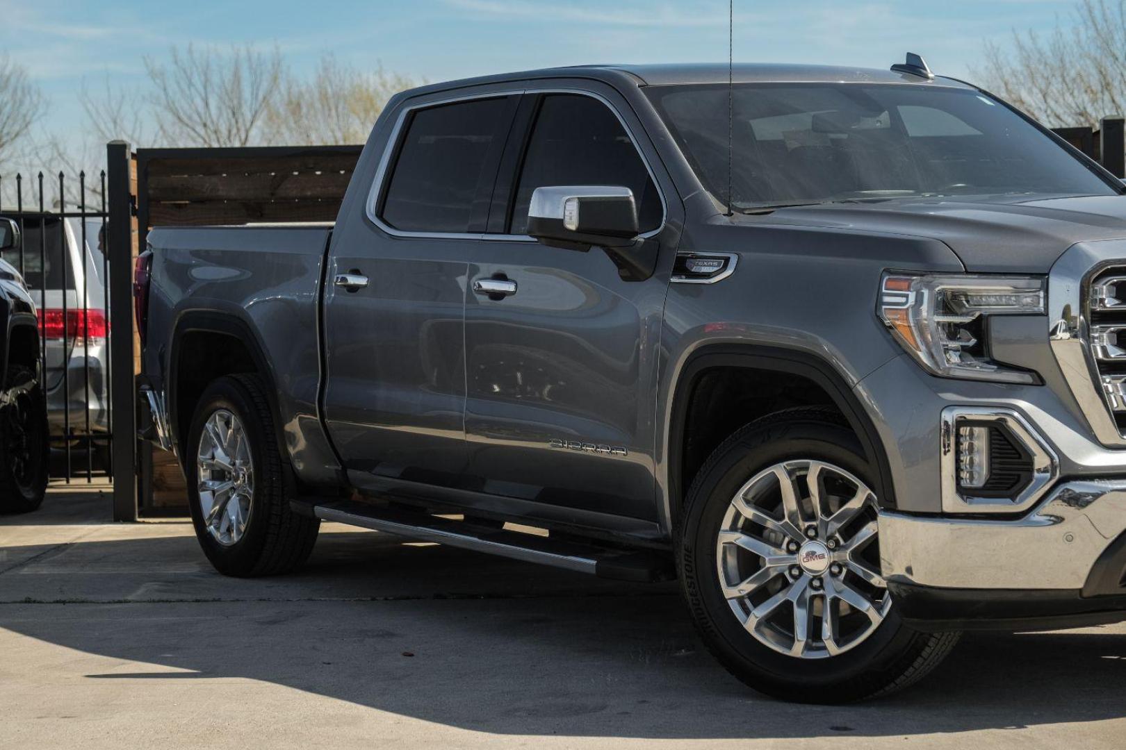 2020 GRAY GMC Sierra 1500 SLT Crew Cab Short Box 2WD (3GTP8DEDXLG) with an 5.3L V8 OHV 16V engine, 6-Speed Automatic transmission, located at 2401 E Main St., Grand Prairie, TX, 75050, (972) 262-4440, 32.748981, -96.969643 - Photo#6