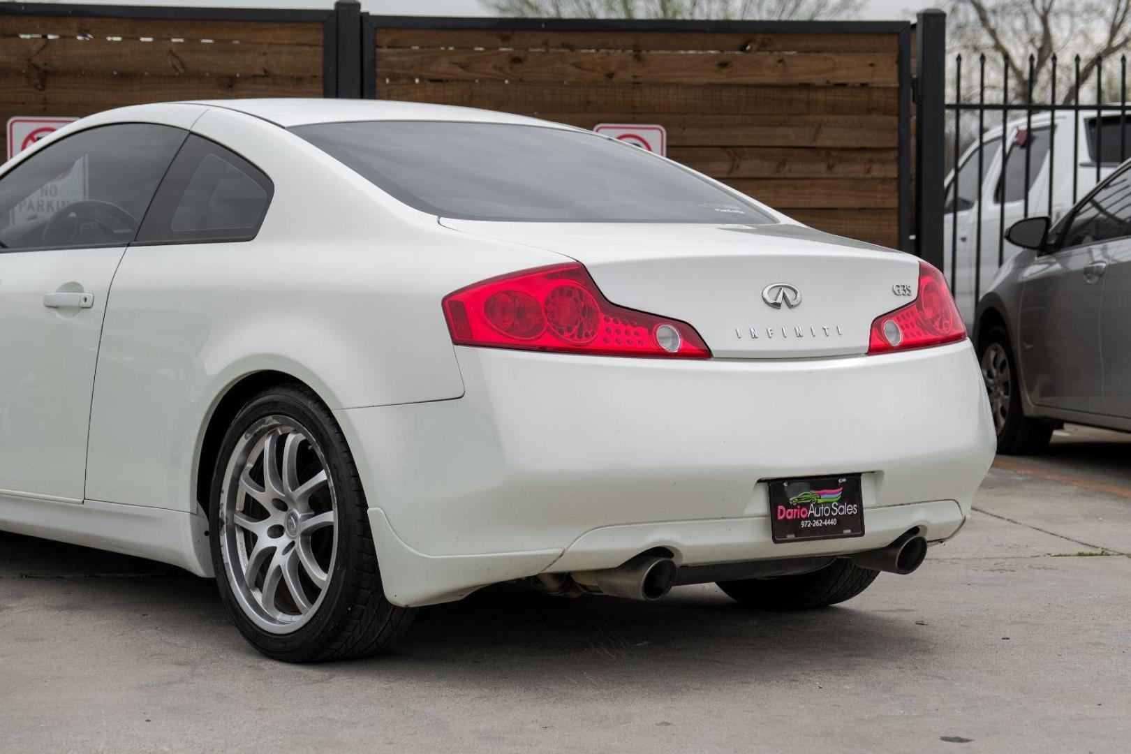 2005 WHITE Infiniti G35 Coupe (JNKCV54E55M) with an 3.5L V6 DOHC 24V engine, 5-Speed Automatic transmission, located at 2401 E Main St., Grand Prairie, TX, 75050, (972) 262-4440, 32.748981, -96.969643 - Photo#14