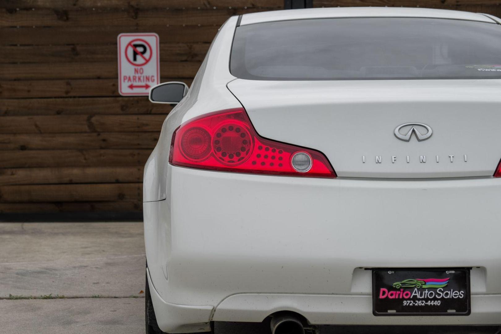 2005 WHITE Infiniti G35 Coupe (JNKCV54E55M) with an 3.5L V6 DOHC 24V engine, 5-Speed Automatic transmission, located at 2401 E Main St., Grand Prairie, TX, 75050, (972) 262-4440, 32.748981, -96.969643 - Photo#41