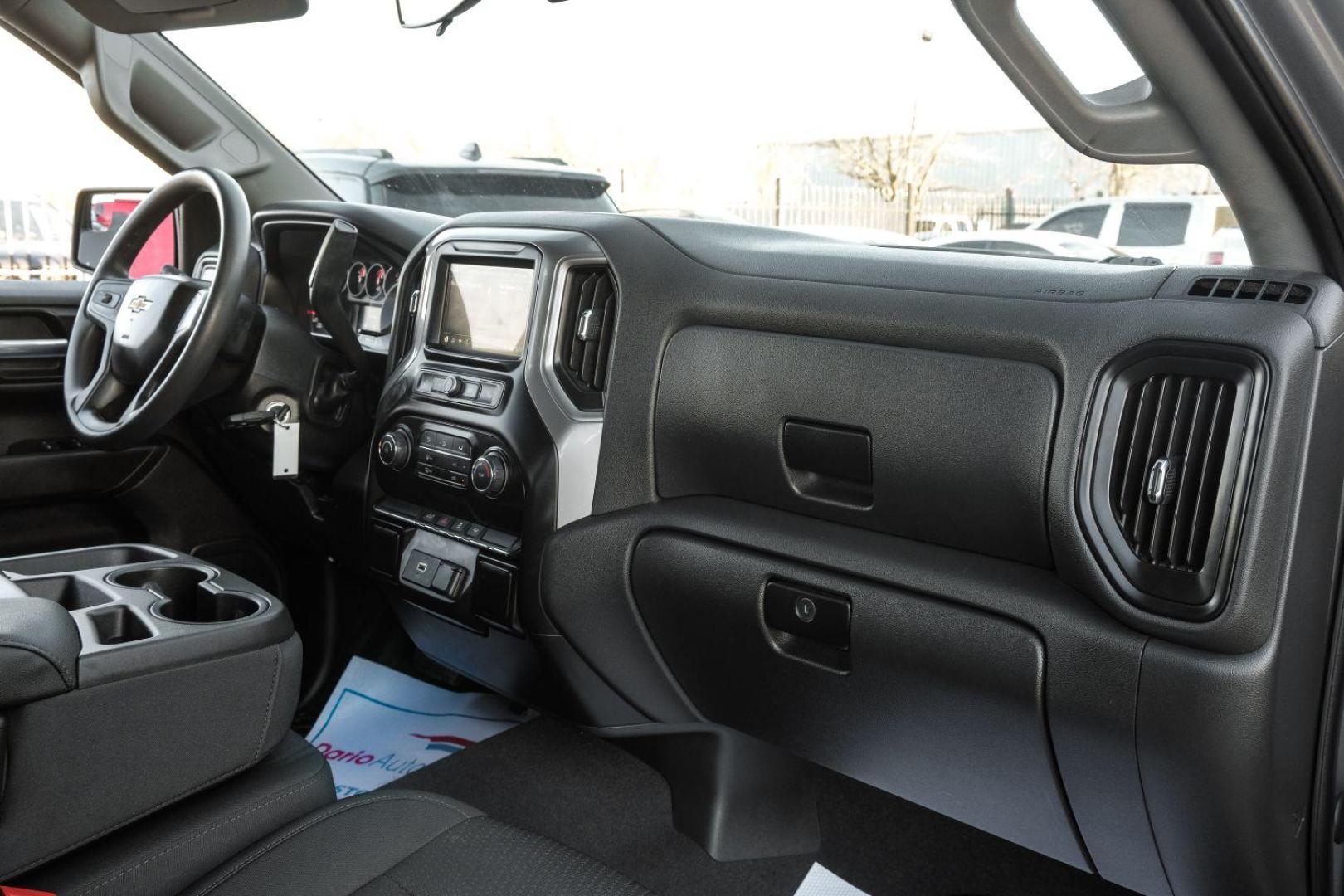 2019 GRAY Chevrolet Silverado 1500 Custom Crew Cab Short Box 2WD (3GCPWBEF3KG) with an 5.3L V8 OHV 16V engine, 6-Speed Automatic transmission, located at 2401 E Main St., Grand Prairie, TX, 75050, (972) 262-4440, 32.748981, -96.969643 - Photo#11