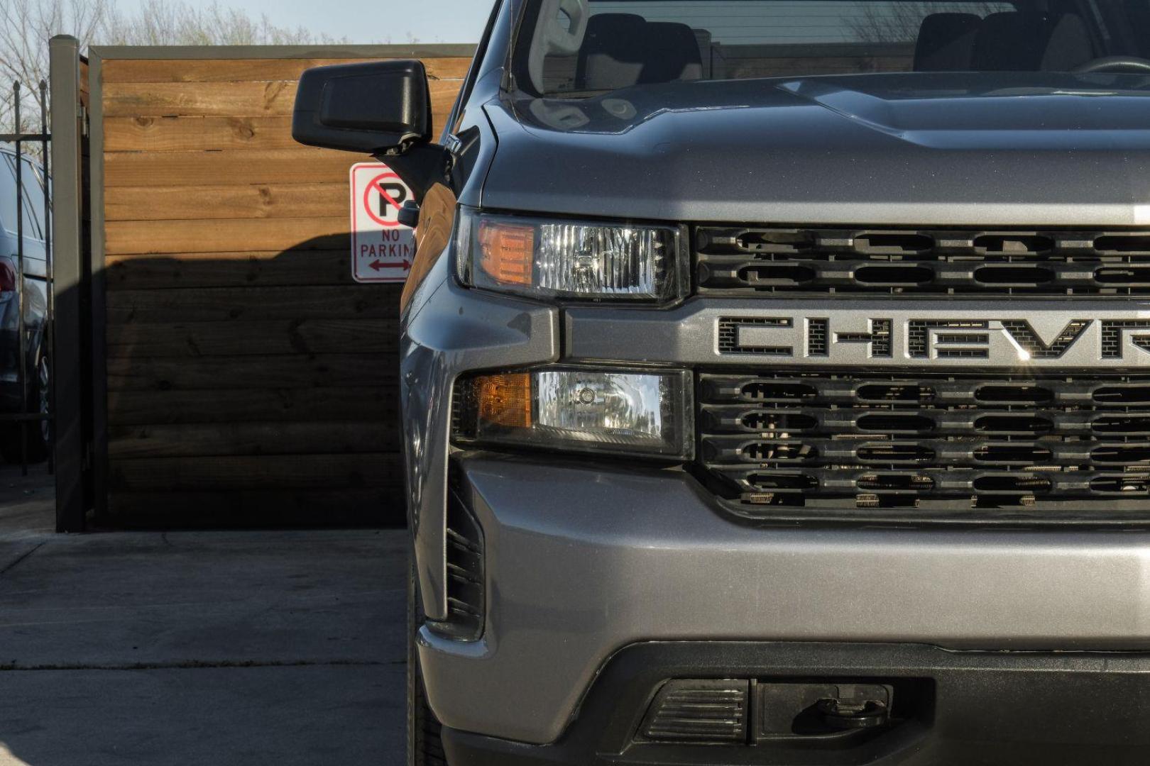 2019 GRAY Chevrolet Silverado 1500 Custom Crew Cab Short Box 2WD (3GCPWBEF3KG) with an 5.3L V8 OHV 16V engine, 6-Speed Automatic transmission, located at 2401 E Main St., Grand Prairie, TX, 75050, (972) 262-4440, 32.748981, -96.969643 - Photo#41