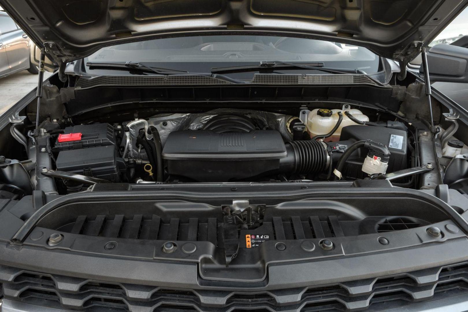 2019 GRAY Chevrolet Silverado 1500 Custom Crew Cab Short Box 2WD (3GCPWBEF3KG) with an 5.3L V8 OHV 16V engine, 6-Speed Automatic transmission, located at 2401 E Main St., Grand Prairie, TX, 75050, (972) 262-4440, 32.748981, -96.969643 - Photo#44