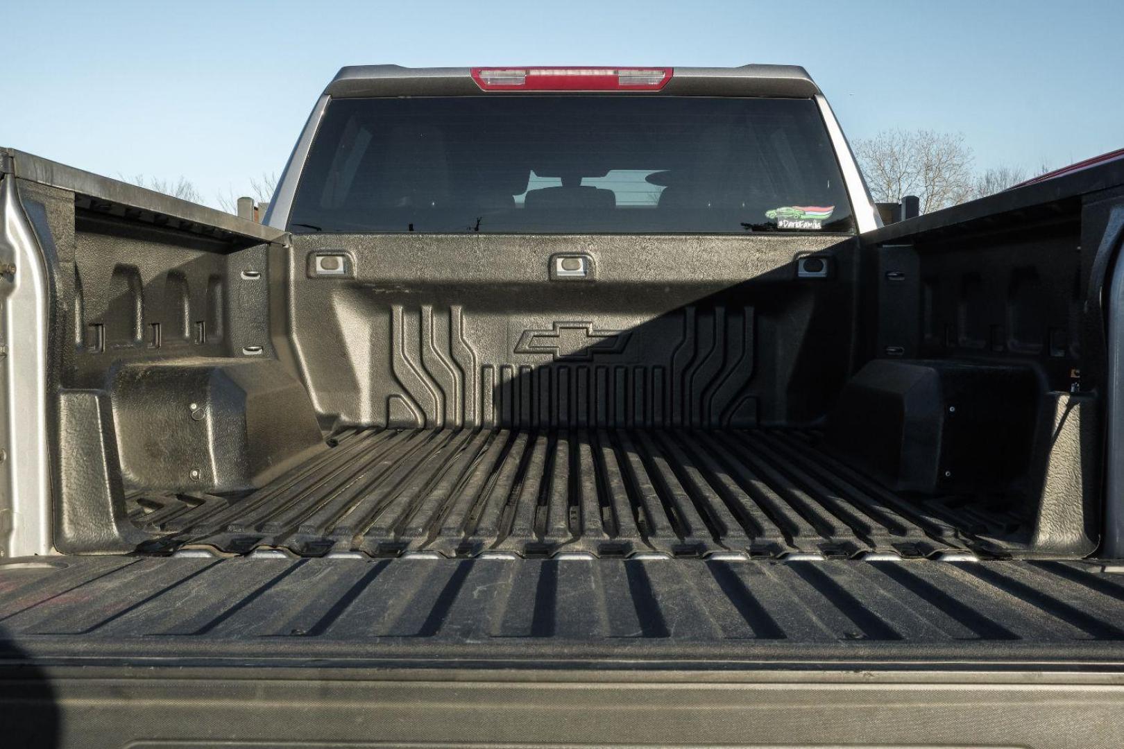 2019 GRAY Chevrolet Silverado 1500 Custom Crew Cab Short Box 2WD (3GCPWBEF3KG) with an 5.3L V8 OHV 16V engine, 6-Speed Automatic transmission, located at 2401 E Main St., Grand Prairie, TX, 75050, (972) 262-4440, 32.748981, -96.969643 - Photo#46