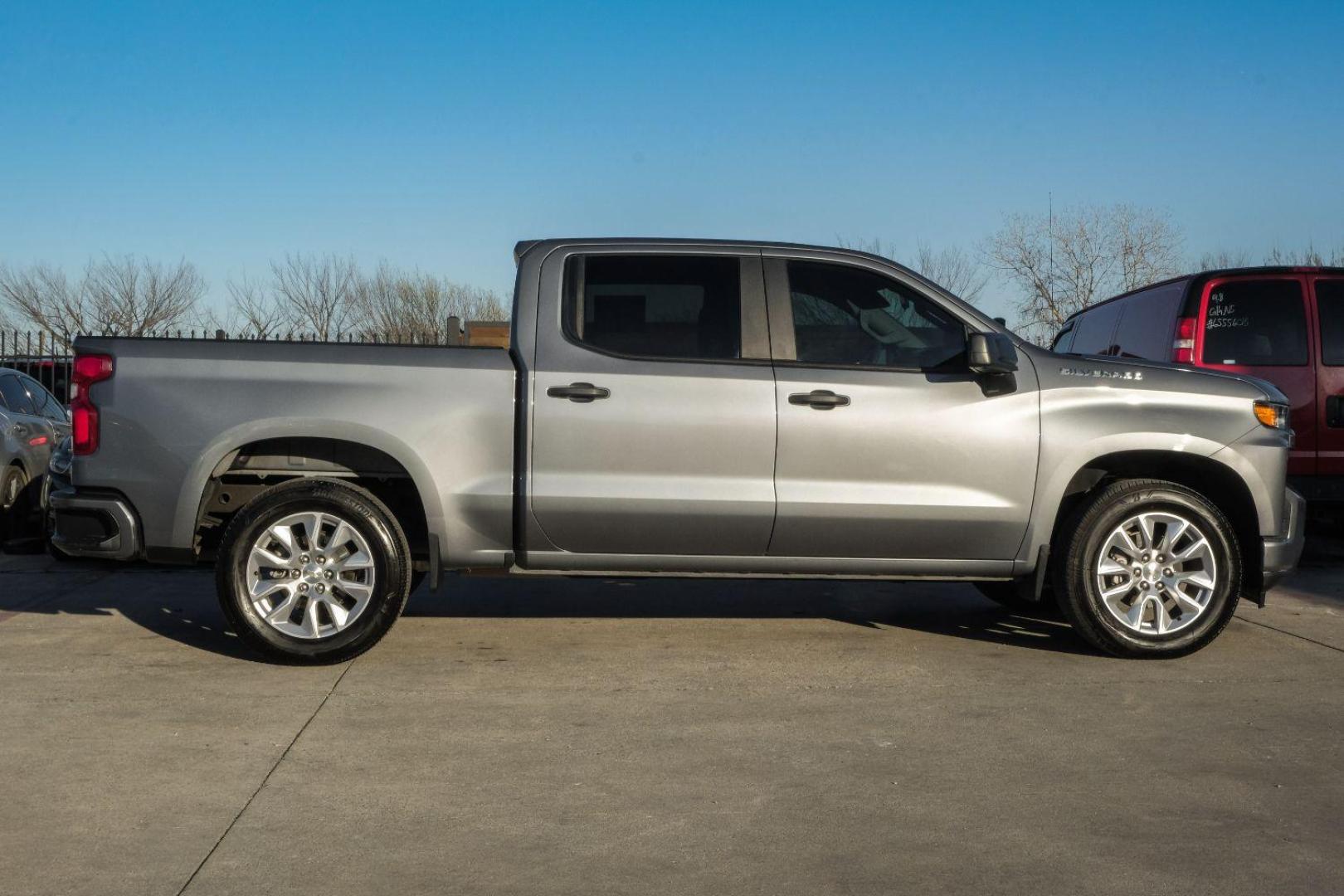 2019 GRAY Chevrolet Silverado 1500 Custom Crew Cab Short Box 2WD (3GCPWBEF3KG) with an 5.3L V8 OHV 16V engine, 6-Speed Automatic transmission, located at 2401 E Main St., Grand Prairie, TX, 75050, (972) 262-4440, 32.748981, -96.969643 - Photo#6