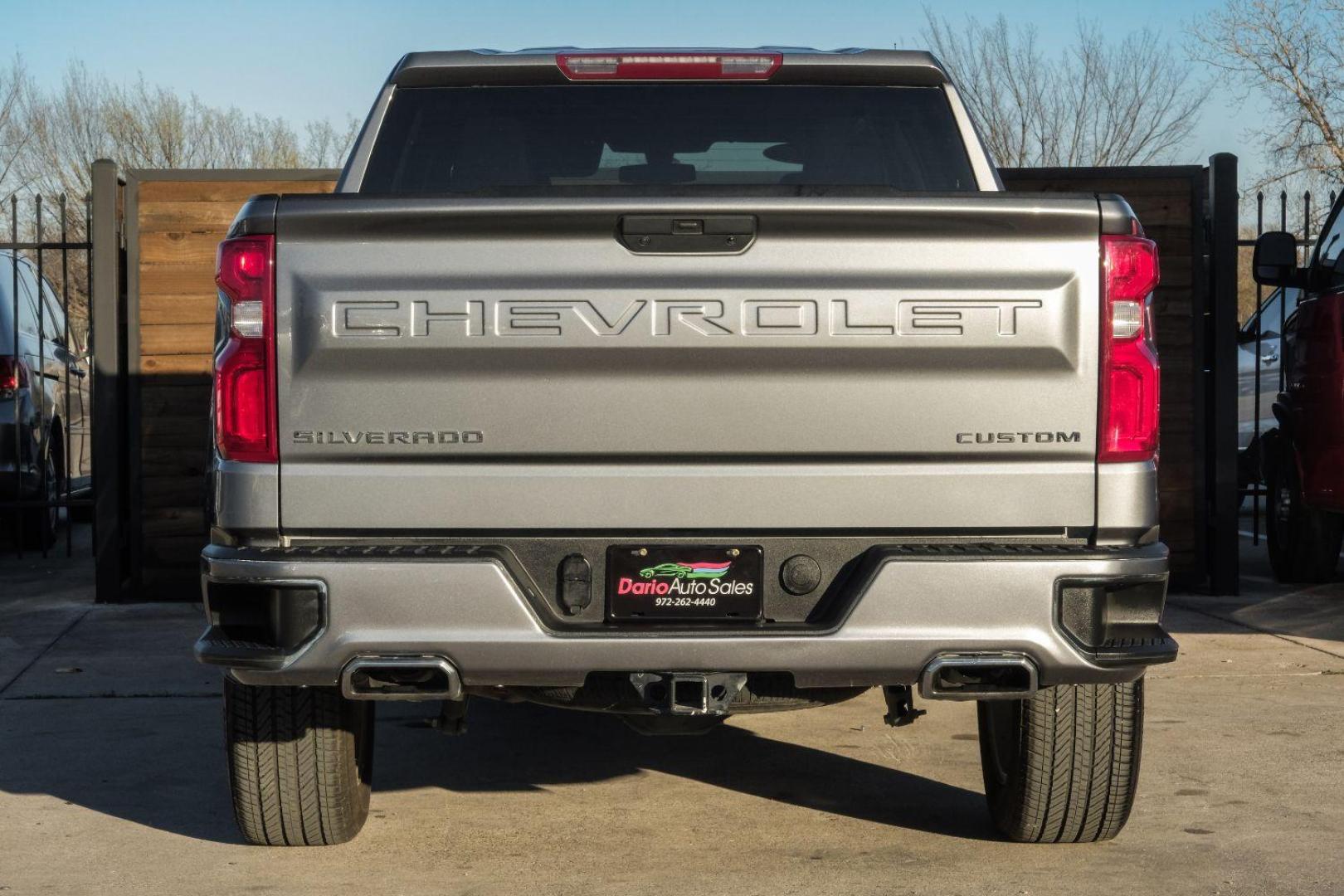 2019 GRAY Chevrolet Silverado 1500 Custom Crew Cab Short Box 2WD (3GCPWBEF3KG) with an 5.3L V8 OHV 16V engine, 6-Speed Automatic transmission, located at 2401 E Main St., Grand Prairie, TX, 75050, (972) 262-4440, 32.748981, -96.969643 - Photo#8