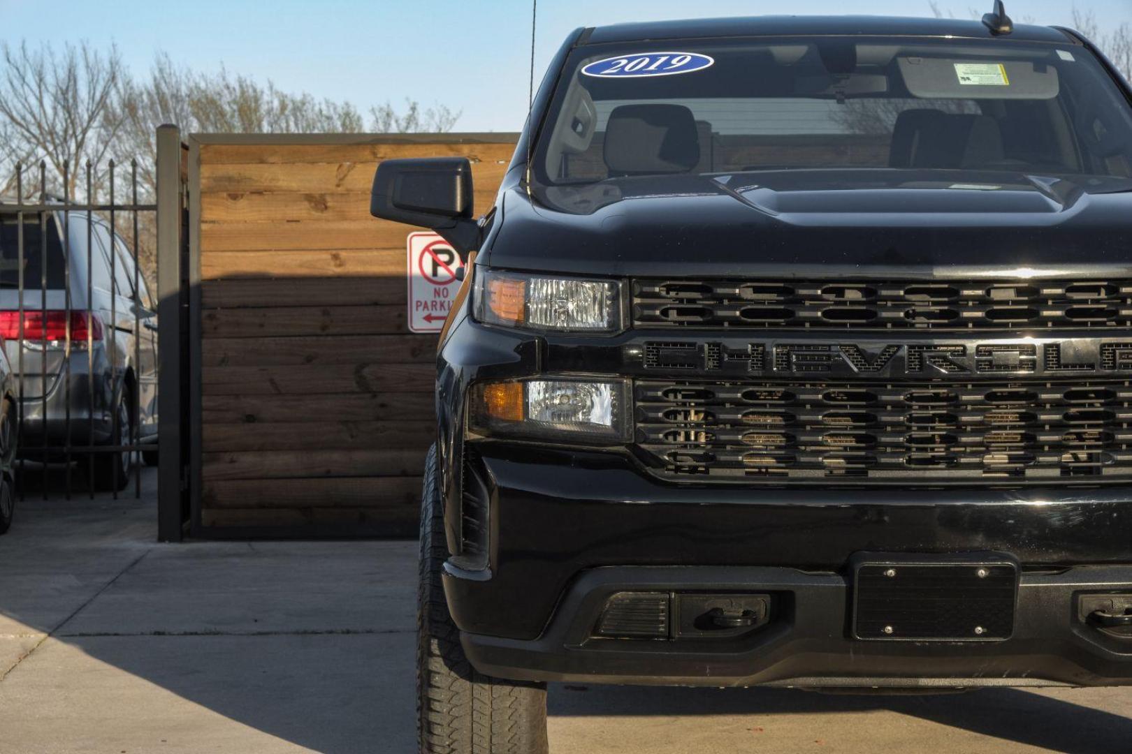 2019 BLACK Chevrolet Silverado 1500 Custom Double Cab 2WD (1GCRWBEF8KZ) with an 5.3L V8 OHV 16V engine, 6-Speed Automatic transmission, located at 2401 E Main St., Grand Prairie, TX, 75050, (972) 262-4440, 32.748981, -96.969643 - Photo#39