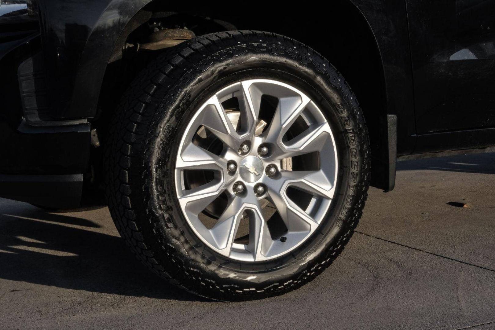 2019 BLACK Chevrolet Silverado 1500 Custom Double Cab 2WD (1GCRWBEF8KZ) with an 5.3L V8 OHV 16V engine, 6-Speed Automatic transmission, located at 2401 E Main St., Grand Prairie, TX, 75050, (972) 262-4440, 32.748981, -96.969643 - Photo#46