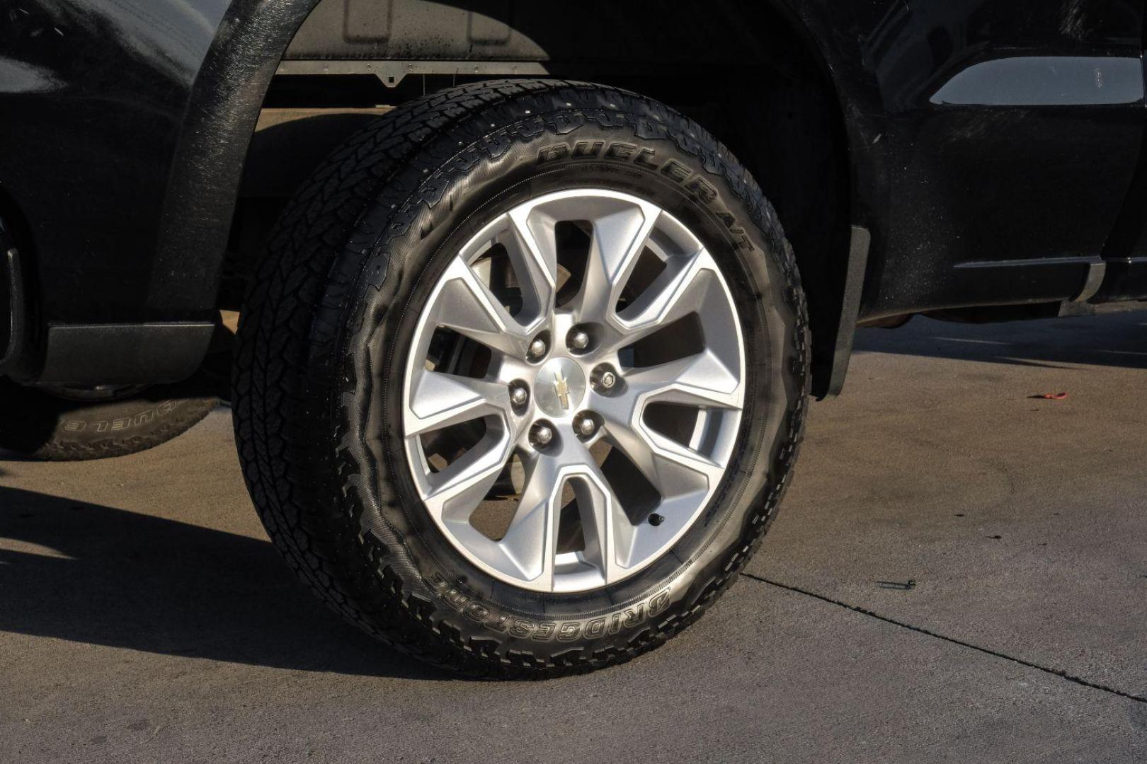 2019 BLACK Chevrolet Silverado 1500 Custom Double Cab 2WD (1GCRWBEF8KZ) with an 5.3L V8 OHV 16V engine, 6-Speed Automatic transmission, located at 2401 E Main St., Grand Prairie, TX, 75050, (972) 262-4440, 32.748981, -96.969643 - Photo#48