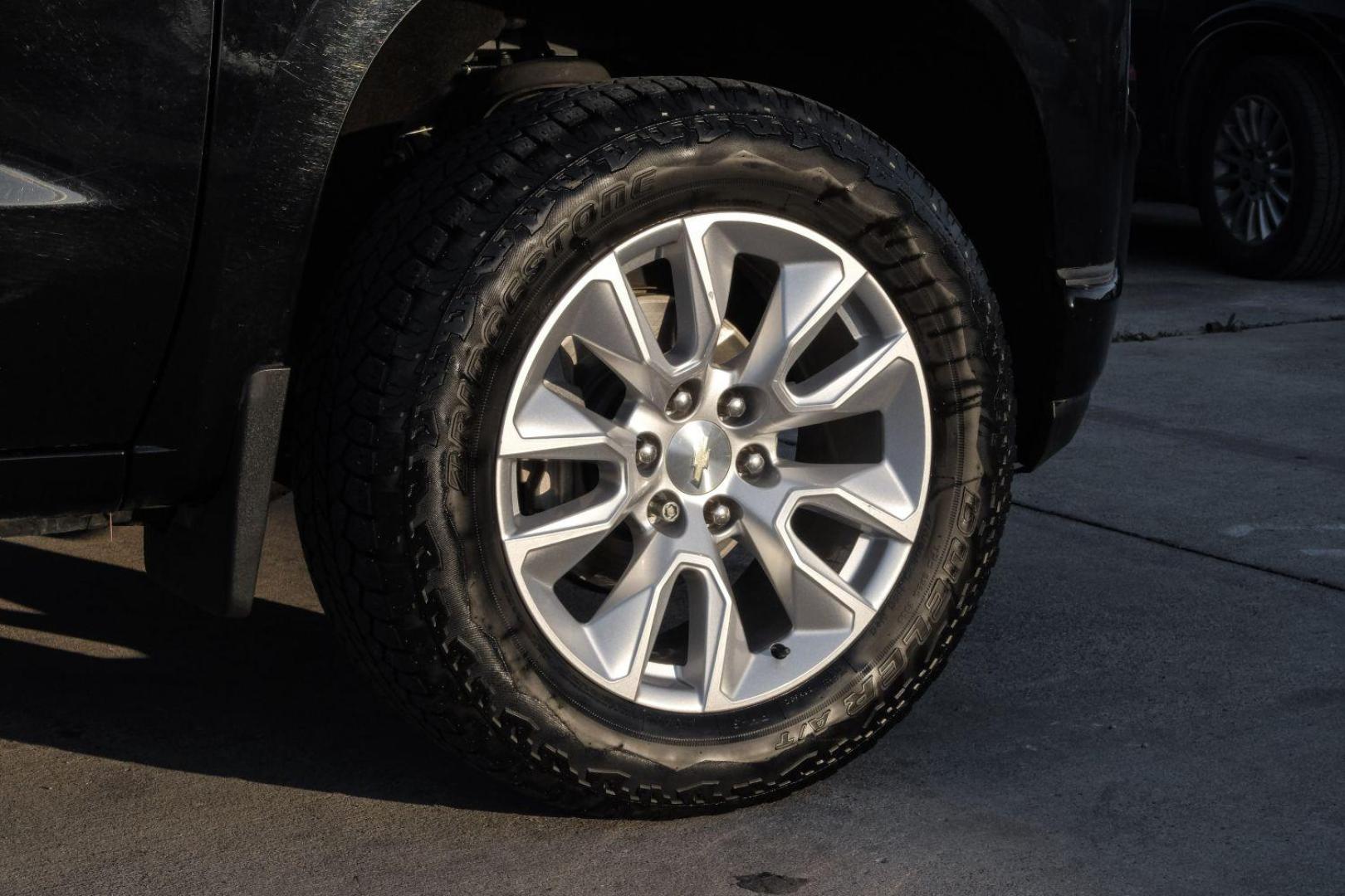 2019 BLACK Chevrolet Silverado 1500 Custom Double Cab 2WD (1GCRWBEF8KZ) with an 5.3L V8 OHV 16V engine, 6-Speed Automatic transmission, located at 2401 E Main St., Grand Prairie, TX, 75050, (972) 262-4440, 32.748981, -96.969643 - Photo#49