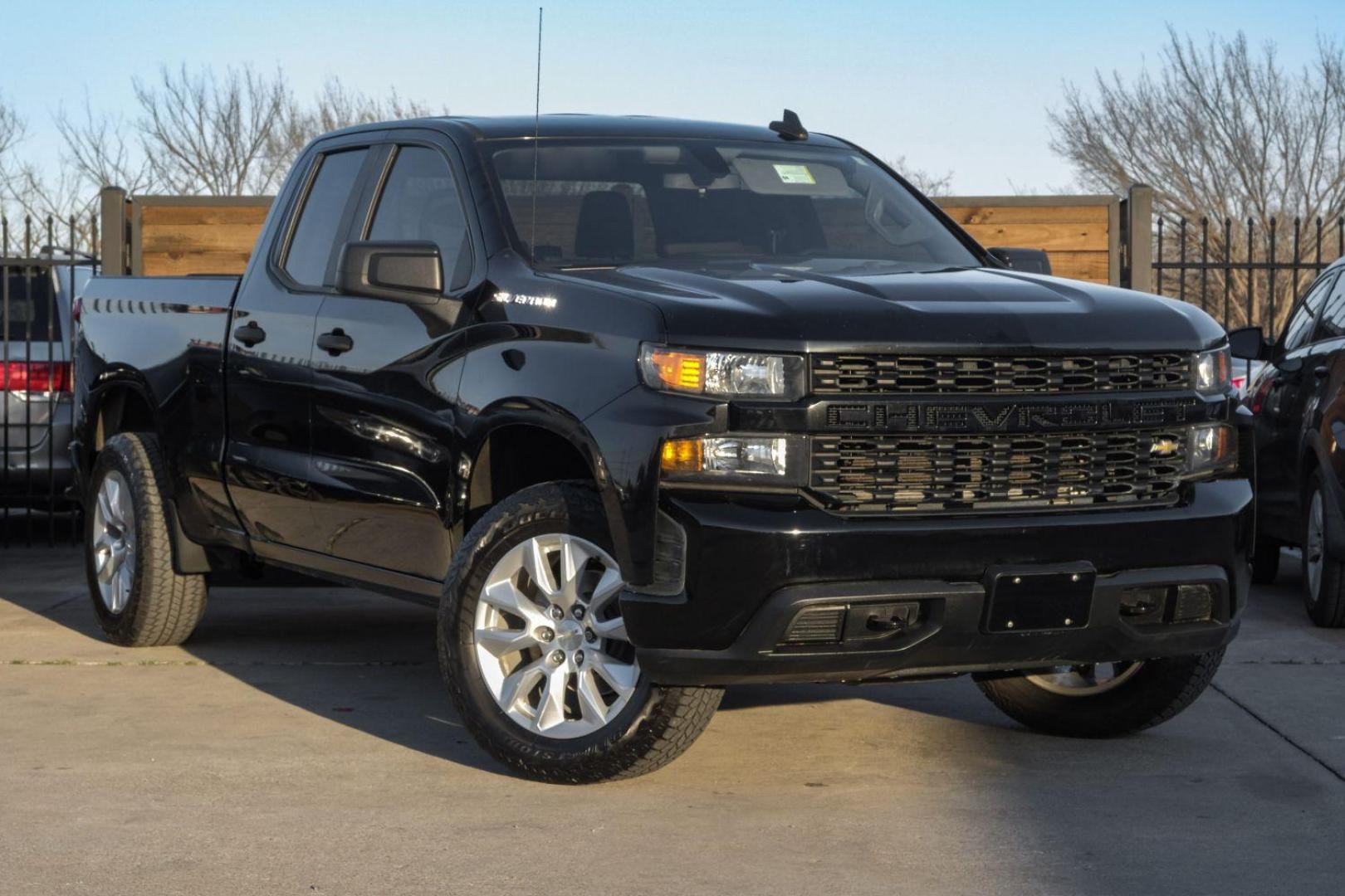 2019 BLACK Chevrolet Silverado 1500 Custom Double Cab 2WD (1GCRWBEF8KZ) with an 5.3L V8 OHV 16V engine, 6-Speed Automatic transmission, located at 2401 E Main St., Grand Prairie, TX, 75050, (972) 262-4440, 32.748981, -96.969643 - Photo#7