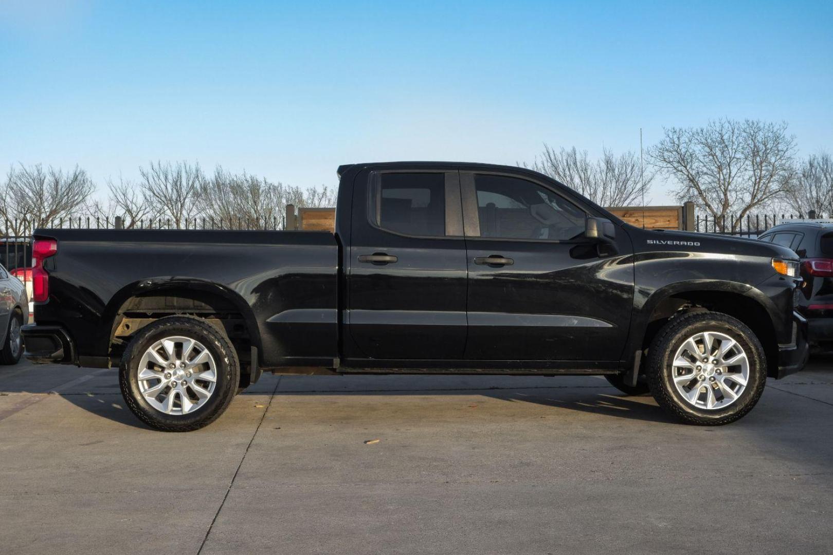 2019 BLACK Chevrolet Silverado 1500 Custom Double Cab 2WD (1GCRWBEF8KZ) with an 5.3L V8 OHV 16V engine, 6-Speed Automatic transmission, located at 2401 E Main St., Grand Prairie, TX, 75050, (972) 262-4440, 32.748981, -96.969643 - Photo#8