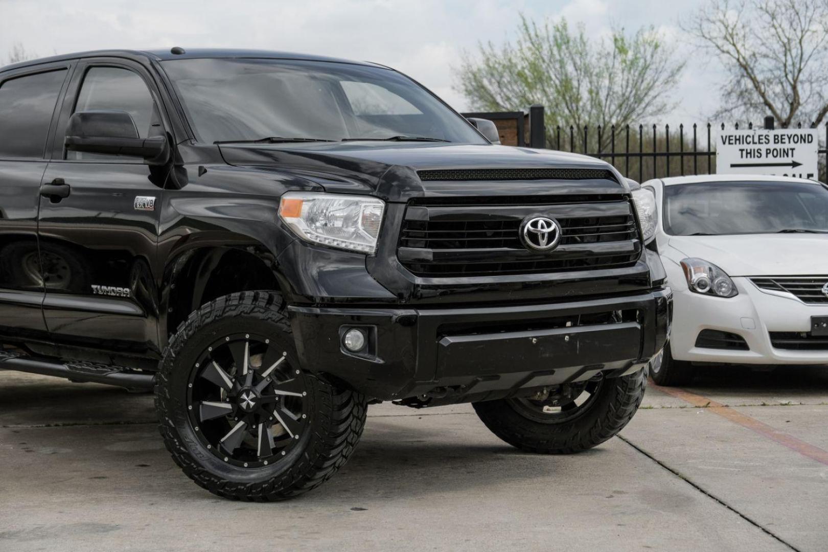 2015 BLACK Toyota Tundra SR5 5.7L V8 FFV CrewMax 4WD (5TFDW5F19FX) with an 5.7L V8 DOHC 32V FFV engine, 6-Speed Automatic transmission, located at 2401 E Main St., Grand Prairie, TX, 75050, (972) 262-4440, 32.748981, -96.969643 - Photo#7