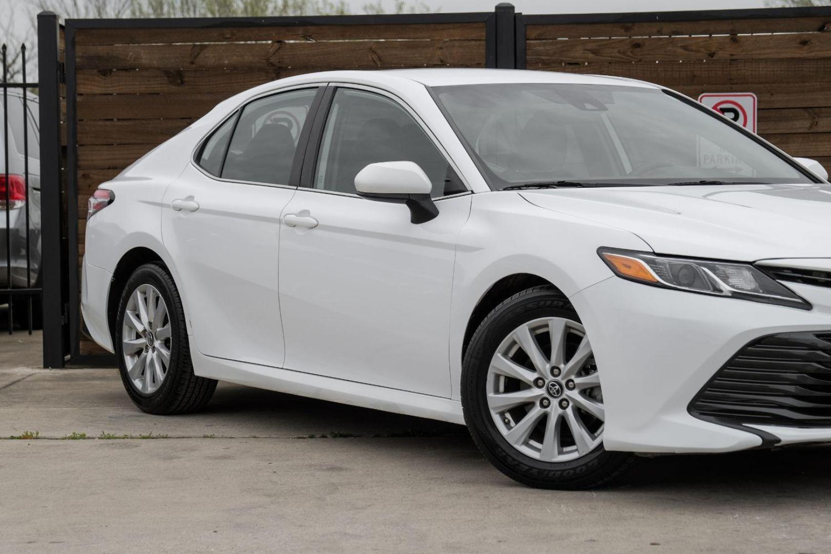 2019 White Toyota Camry LE (4T1B11HK8KU) with an 2.5L L4 DOHC 16V engine, 8-Speed Automatic transmission, located at 2401 E Main St., Grand Prairie, TX, 75050, (972) 262-4440, 32.748981, -96.969643 - Photo#6