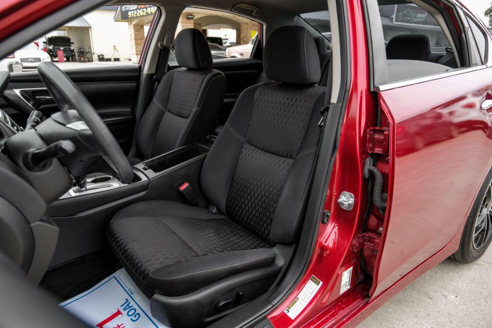 2018 Red Nissan Altima 2.5 S (1N4AL3AP0JC) with an 2.5L L4 DOHC 16V engine, Continuously Variable Transmission transmission, located at 2401 E Main St., Grand Prairie, TX, 75050, (972) 262-4440, 32.748981, -96.969643 - Photo#3