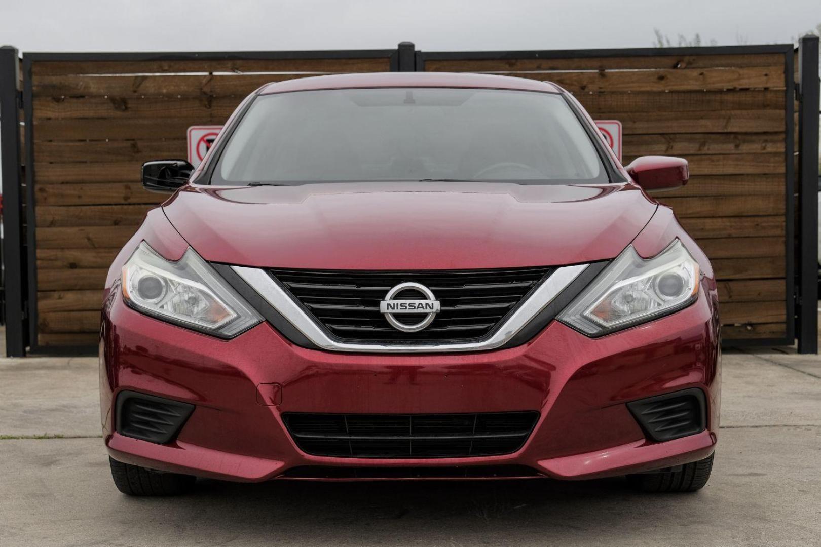 2018 Red Nissan Altima 2.5 S (1N4AL3AP0JC) with an 2.5L L4 DOHC 16V engine, Continuously Variable Transmission transmission, located at 2401 E Main St., Grand Prairie, TX, 75050, (972) 262-4440, 32.748981, -96.969643 - Photo#4