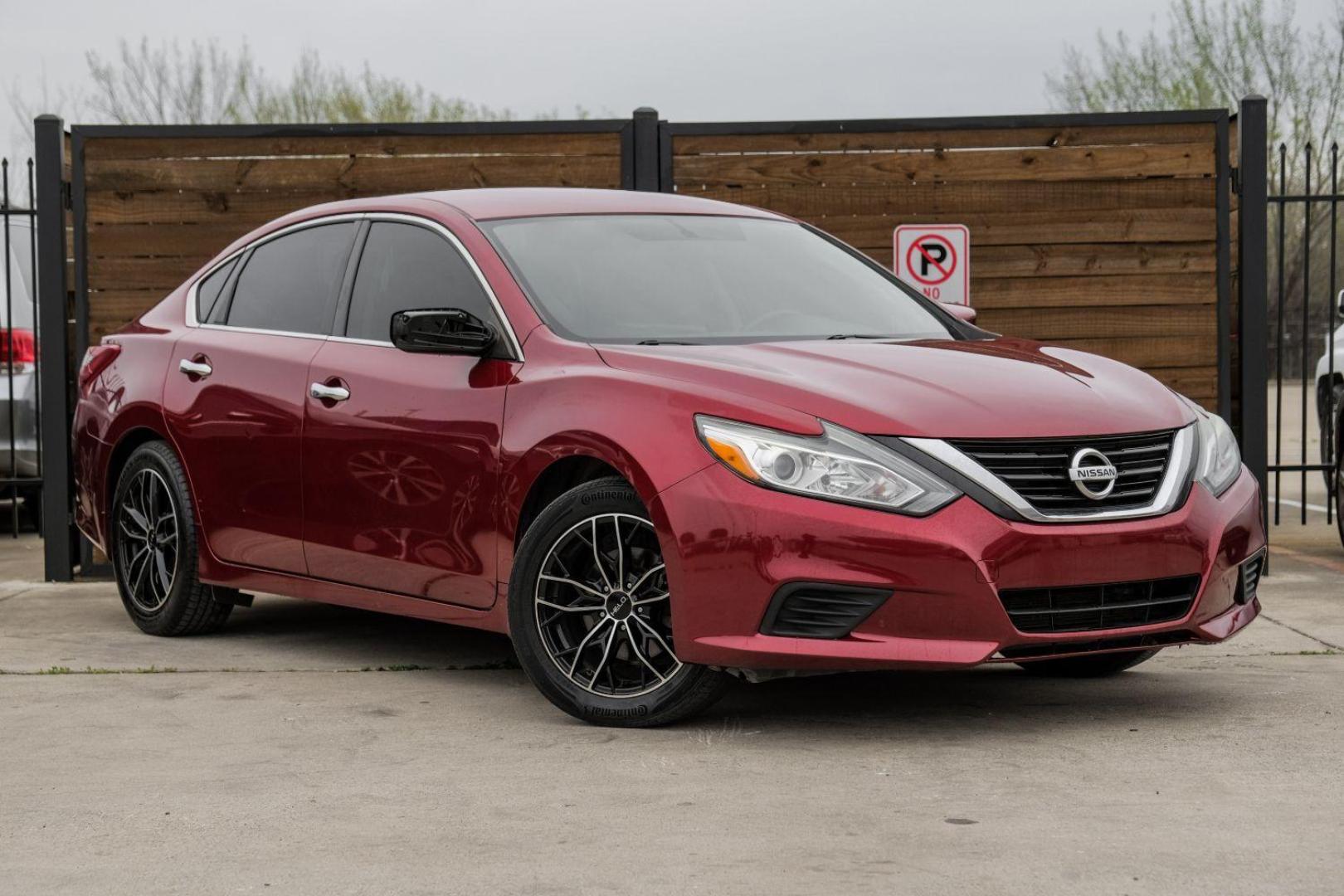 2018 Red Nissan Altima 2.5 S (1N4AL3AP0JC) with an 2.5L L4 DOHC 16V engine, Continuously Variable Transmission transmission, located at 2401 E Main St., Grand Prairie, TX, 75050, (972) 262-4440, 32.748981, -96.969643 - Photo#5