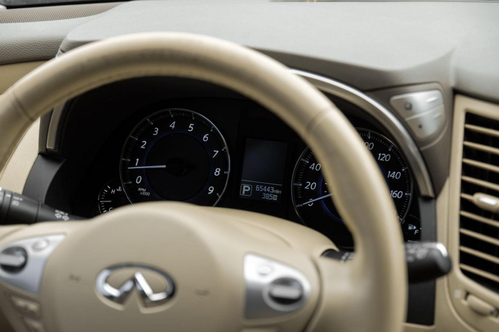 2017 WHITE Infiniti QX70 Base (JN8CS1MU0HM) with an 3.7L V6 DOHC 24V engine, 7-Speed Automatic transmission, located at 2401 E Main St., Grand Prairie, TX, 75050, (972) 262-4440, 32.748981, -96.969643 - Photo#24