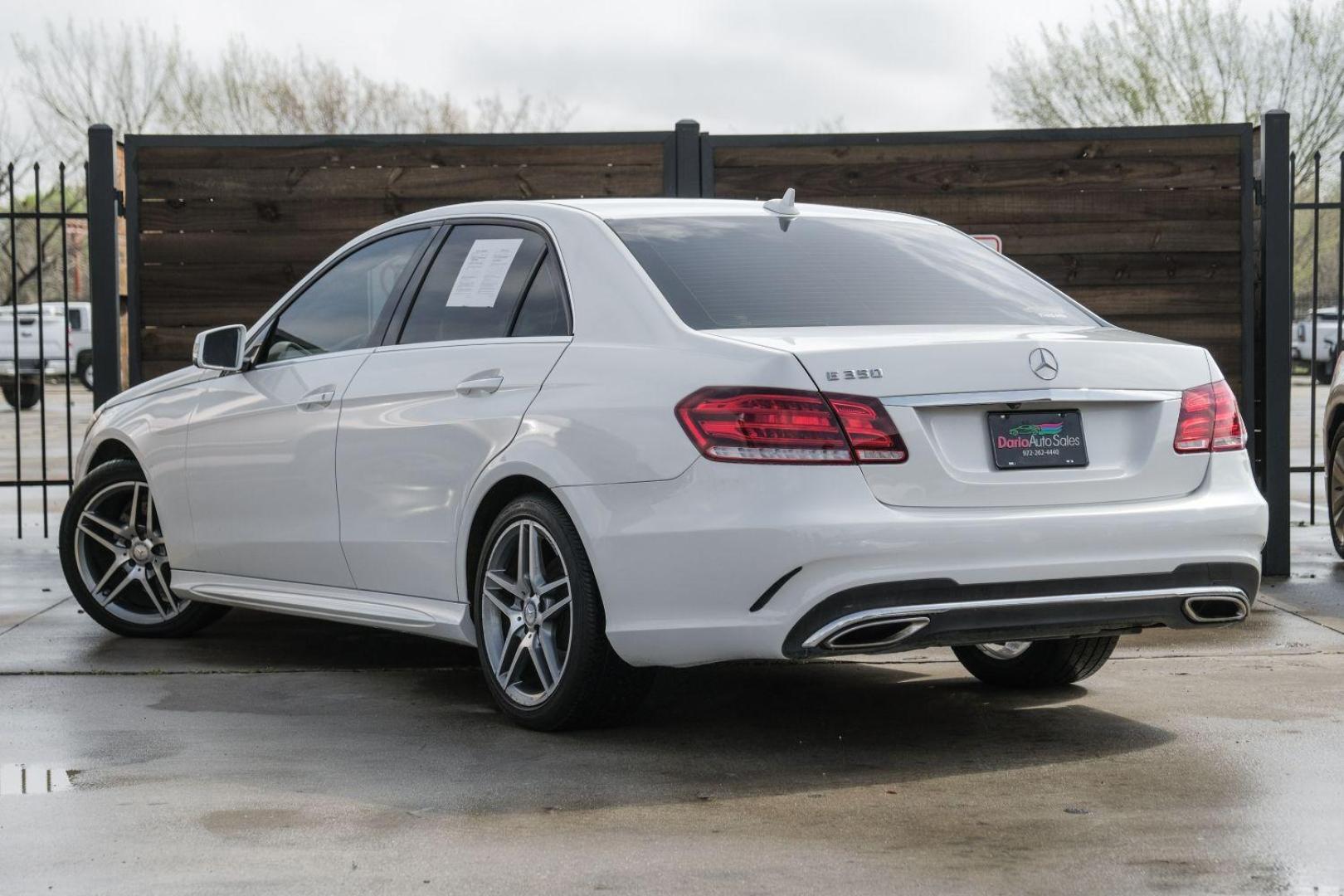 2015 WHITE Mercedes-Benz E-Class E350 Sport Sedan (WDDHF5KB2FB) with an 3.5L V6 DOHC 24V engine, 7-Speed Automatic transmission, located at 2401 E Main St., Grand Prairie, TX, 75050, (972) 262-4440, 32.748981, -96.969643 - Photo#12