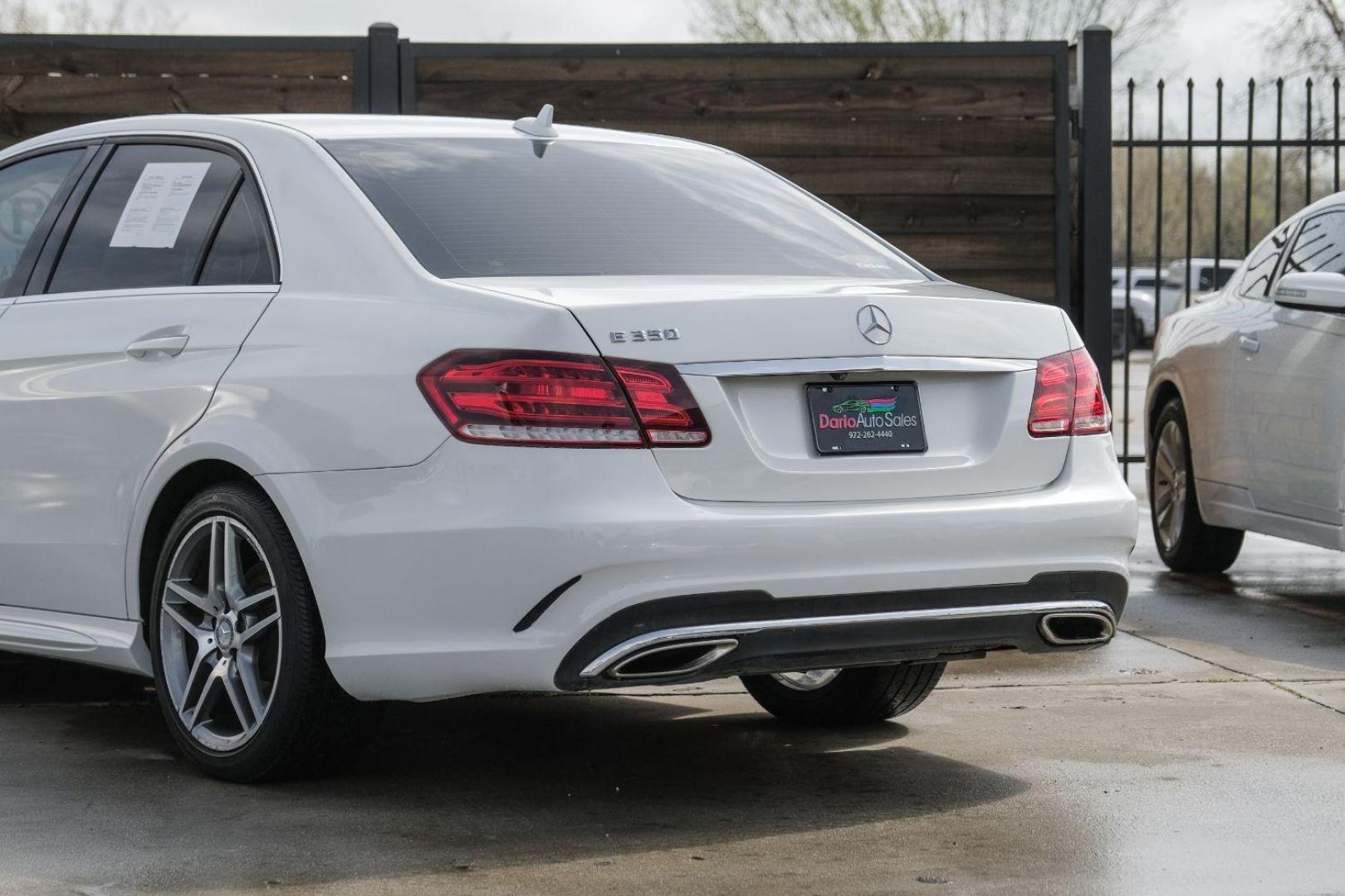 2015 WHITE Mercedes-Benz E-Class E350 Sport Sedan (WDDHF5KB2FB) with an 3.5L V6 DOHC 24V engine, 7-Speed Automatic transmission, located at 2401 E Main St., Grand Prairie, TX, 75050, (972) 262-4440, 32.748981, -96.969643 - Photo#14