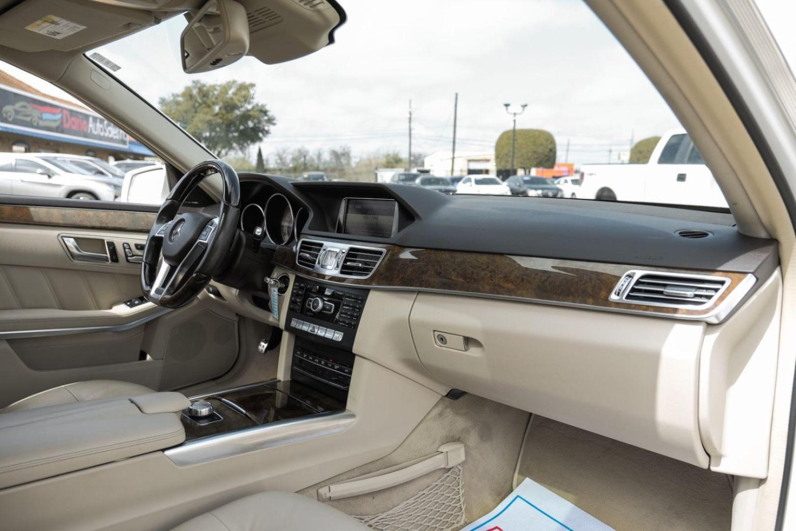 2015 WHITE Mercedes-Benz E-Class E350 Sport Sedan (WDDHF5KB2FB) with an 3.5L V6 DOHC 24V engine, 7-Speed Automatic transmission, located at 2401 E Main St., Grand Prairie, TX, 75050, (972) 262-4440, 32.748981, -96.969643 - Photo#18