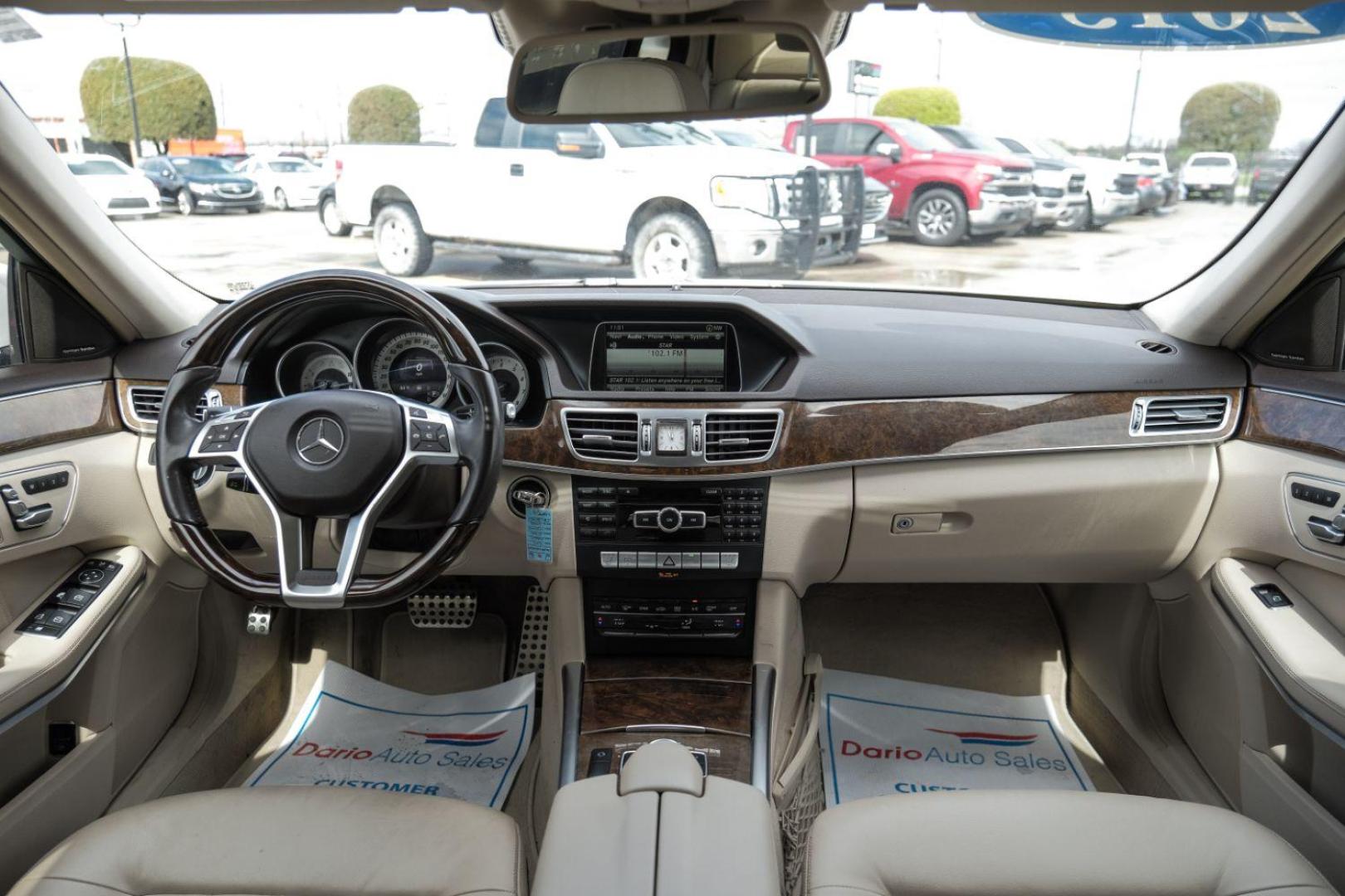 2015 WHITE Mercedes-Benz E-Class E350 Sport Sedan (WDDHF5KB2FB) with an 3.5L V6 DOHC 24V engine, 7-Speed Automatic transmission, located at 2401 E Main St., Grand Prairie, TX, 75050, (972) 262-4440, 32.748981, -96.969643 - Photo#19