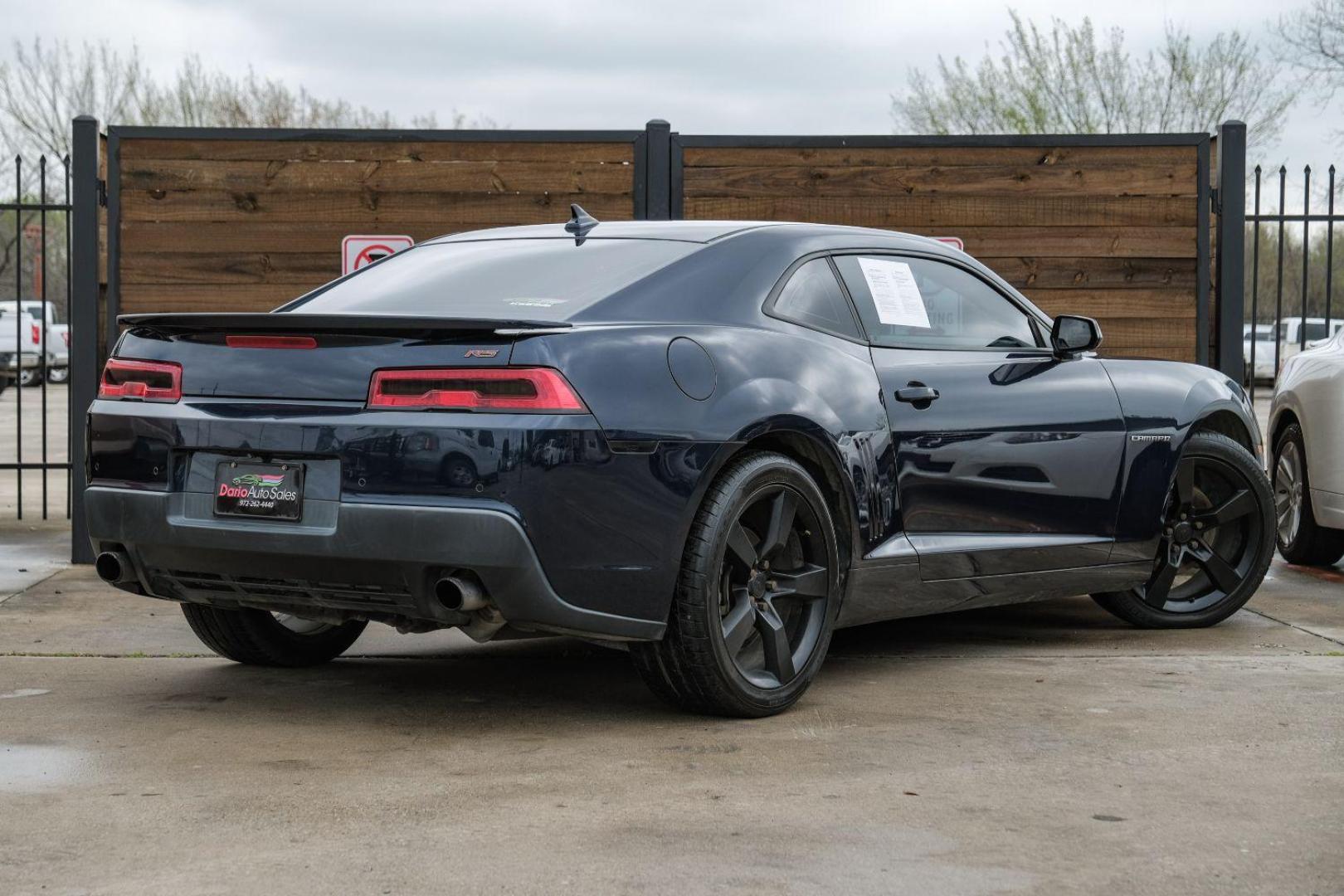 2015 BLUE Chevrolet Camaro 2LT Coupe (2G1FF1E38F9) with an 3.6L V6 DOHC 24V FFV engine, 6-Speed Automatic transmission, located at 2401 E Main St., Grand Prairie, TX, 75050, (972) 262-4440, 32.748981, -96.969643 - Photo#10