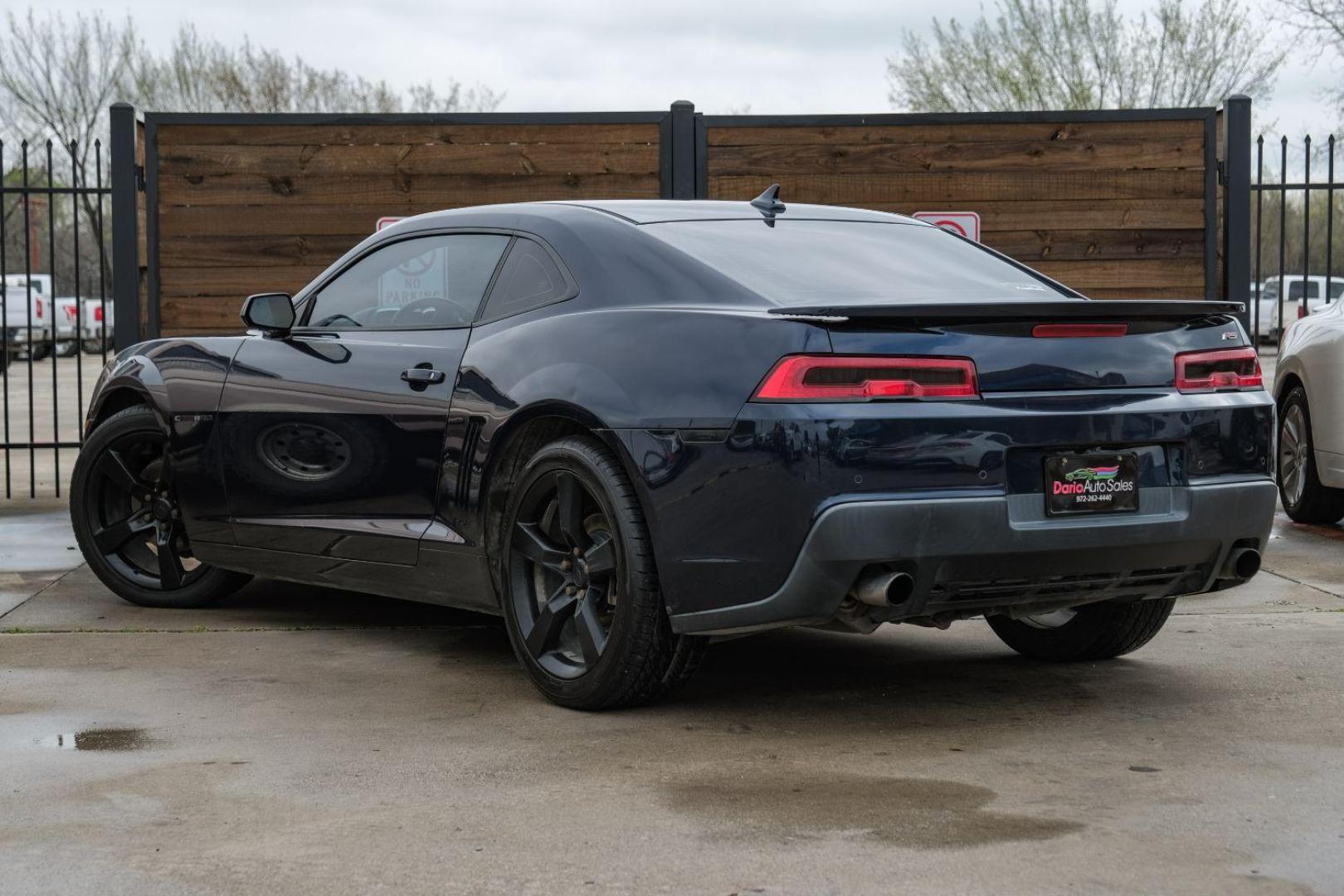 2015 BLUE Chevrolet Camaro 2LT Coupe (2G1FF1E38F9) with an 3.6L V6 DOHC 24V FFV engine, 6-Speed Automatic transmission, located at 2401 E Main St., Grand Prairie, TX, 75050, (972) 262-4440, 32.748981, -96.969643 - Photo#12