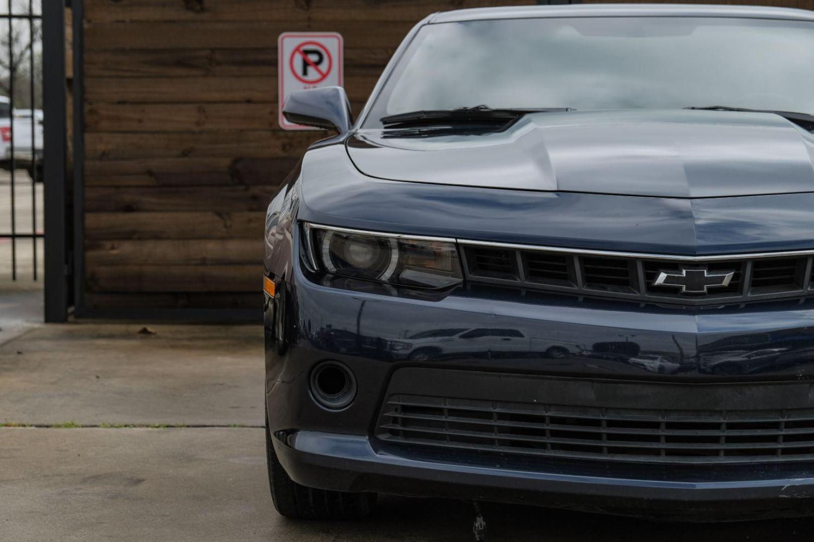 2015 BLUE Chevrolet Camaro 2LT Coupe (2G1FF1E38F9) with an 3.6L V6 DOHC 24V FFV engine, 6-Speed Automatic transmission, located at 2401 E Main St., Grand Prairie, TX, 75050, (972) 262-4440, 32.748981, -96.969643 - Photo#42