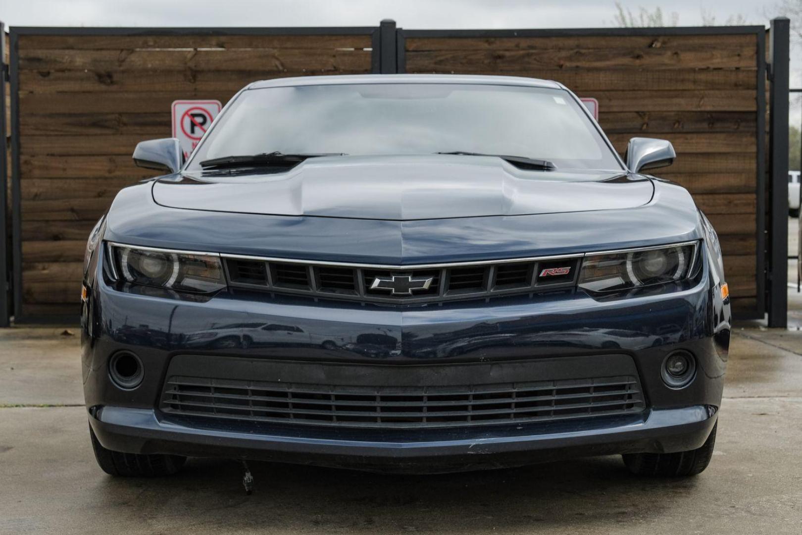 2015 BLUE Chevrolet Camaro 2LT Coupe (2G1FF1E38F9) with an 3.6L V6 DOHC 24V FFV engine, 6-Speed Automatic transmission, located at 2401 E Main St., Grand Prairie, TX, 75050, (972) 262-4440, 32.748981, -96.969643 - Photo#5