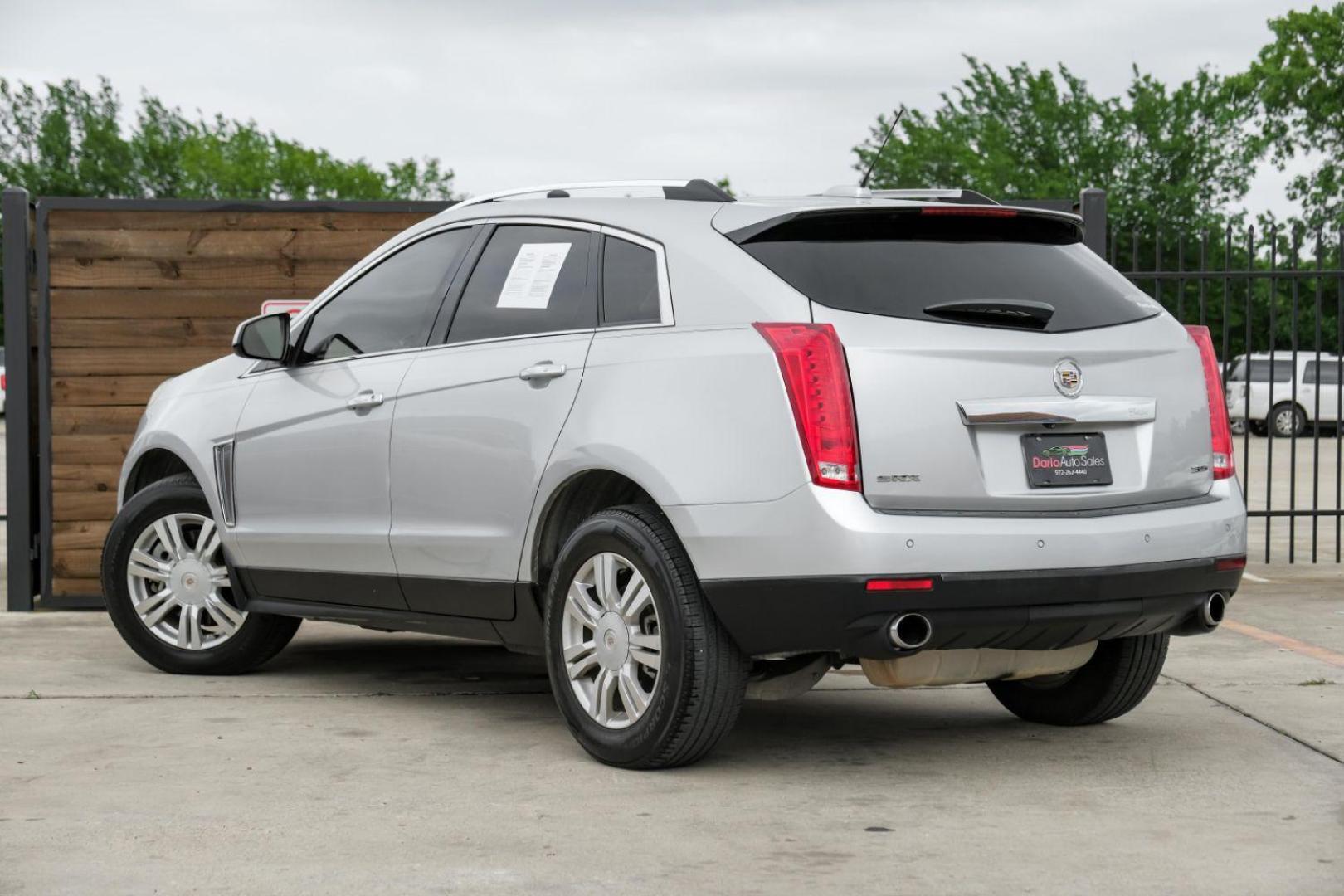 2015 Silver Cadillac SRX Luxury Collection FWD (3GYFNBE34FS) with an 3.6L V6 DOHC 24V FFV engine, 6-Speed Automatic transmission, located at 2401 E Main St., Grand Prairie, TX, 75050, (972) 262-4440, 32.748981, -96.969643 - Photo#12