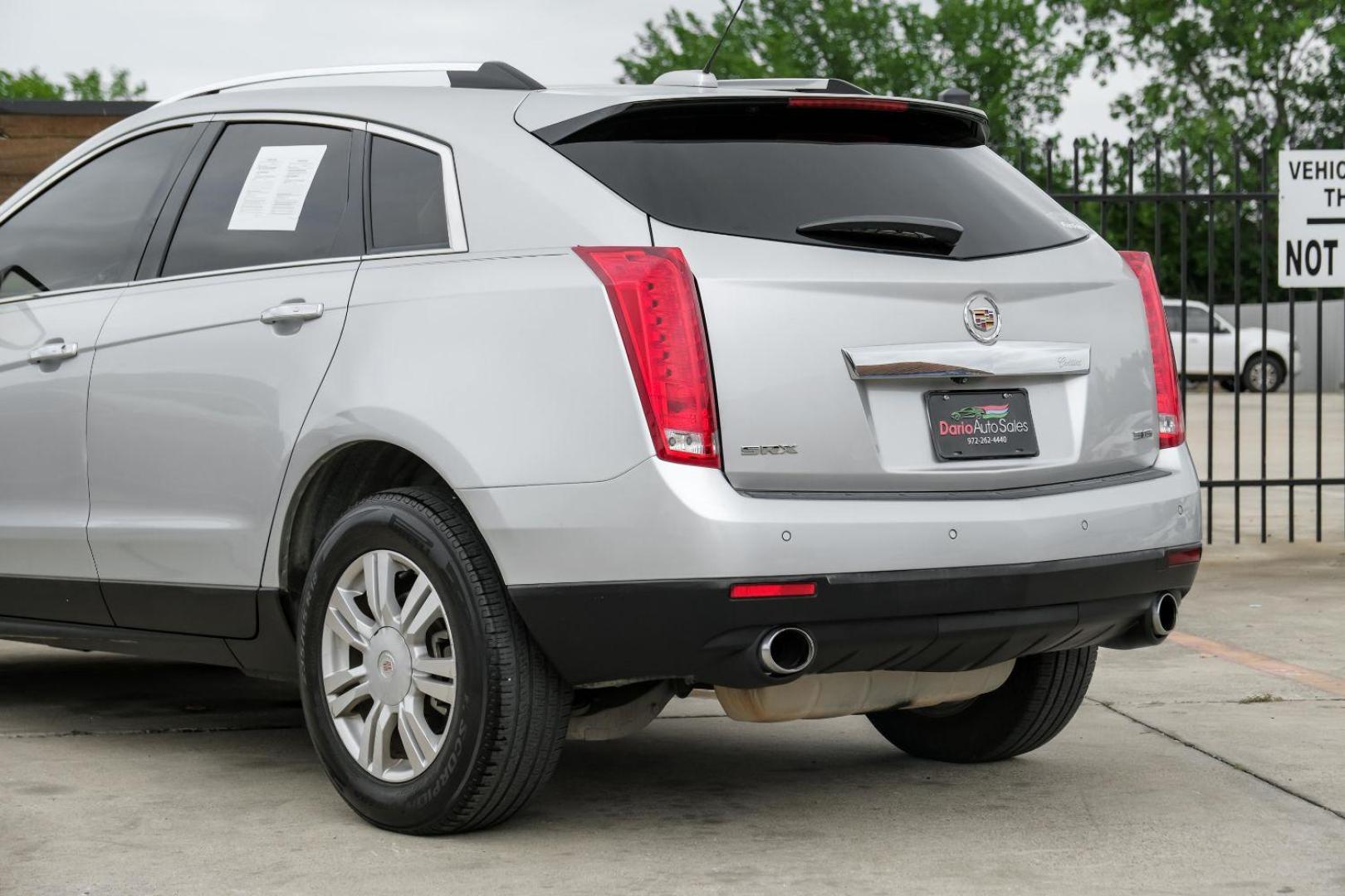 2015 Silver Cadillac SRX Luxury Collection FWD (3GYFNBE34FS) with an 3.6L V6 DOHC 24V FFV engine, 6-Speed Automatic transmission, located at 2401 E Main St., Grand Prairie, TX, 75050, (972) 262-4440, 32.748981, -96.969643 - Photo#14