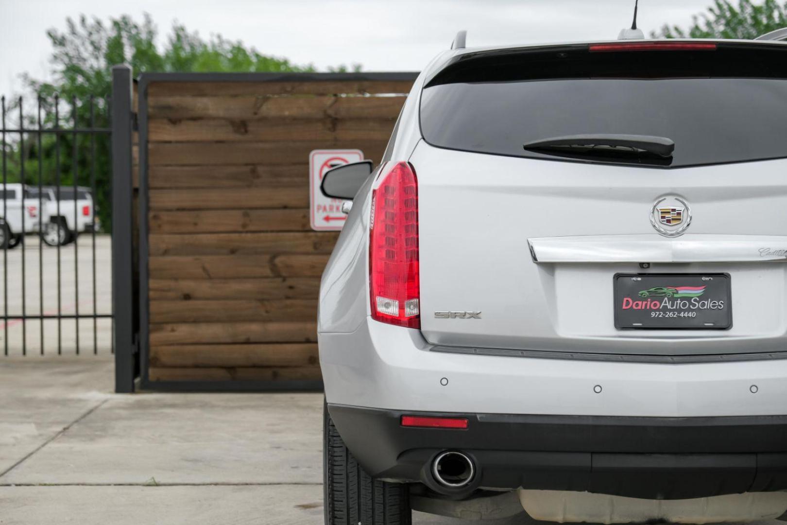 2015 Silver Cadillac SRX Luxury Collection FWD (3GYFNBE34FS) with an 3.6L V6 DOHC 24V FFV engine, 6-Speed Automatic transmission, located at 2401 E Main St., Grand Prairie, TX, 75050, (972) 262-4440, 32.748981, -96.969643 - Photo#48