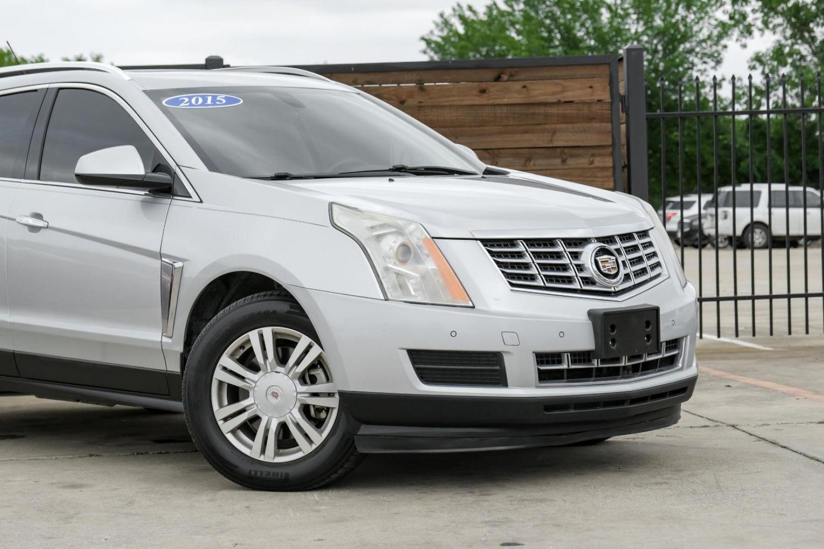 2015 Silver Cadillac SRX Luxury Collection FWD (3GYFNBE34FS) with an 3.6L V6 DOHC 24V FFV engine, 6-Speed Automatic transmission, located at 2401 E Main St., Grand Prairie, TX, 75050, (972) 262-4440, 32.748981, -96.969643 - Photo#8