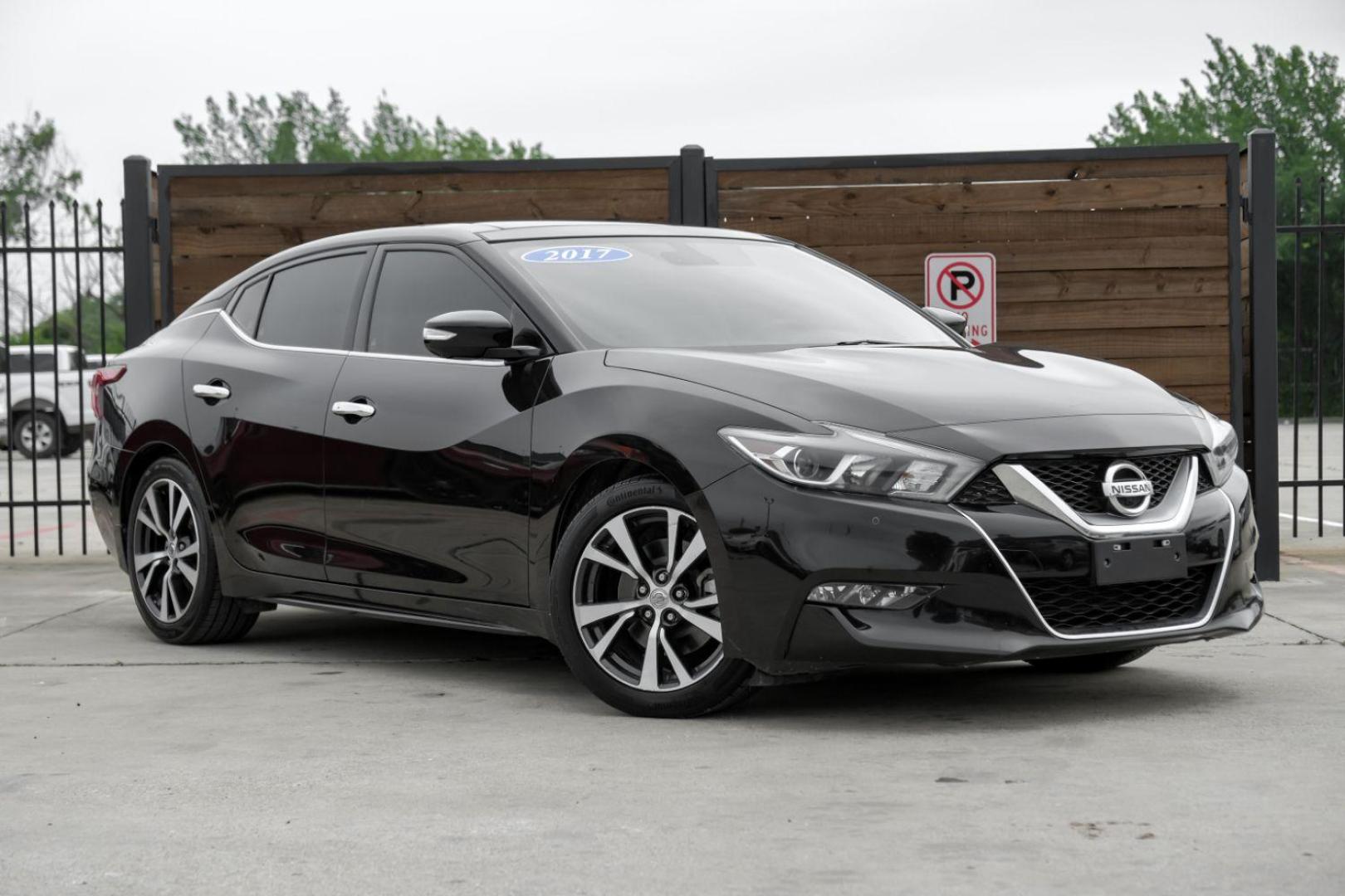 2017 BLACK Nissan Maxima 3.5 SL (1N4AA6AP6HC) with an 3.5L V6 DOHC 24V engine, Continuously Variable Transmission transmission, located at 2401 E Main St., Grand Prairie, TX, 75050, (972) 262-4440, 32.748981, -96.969643 - Photo#6