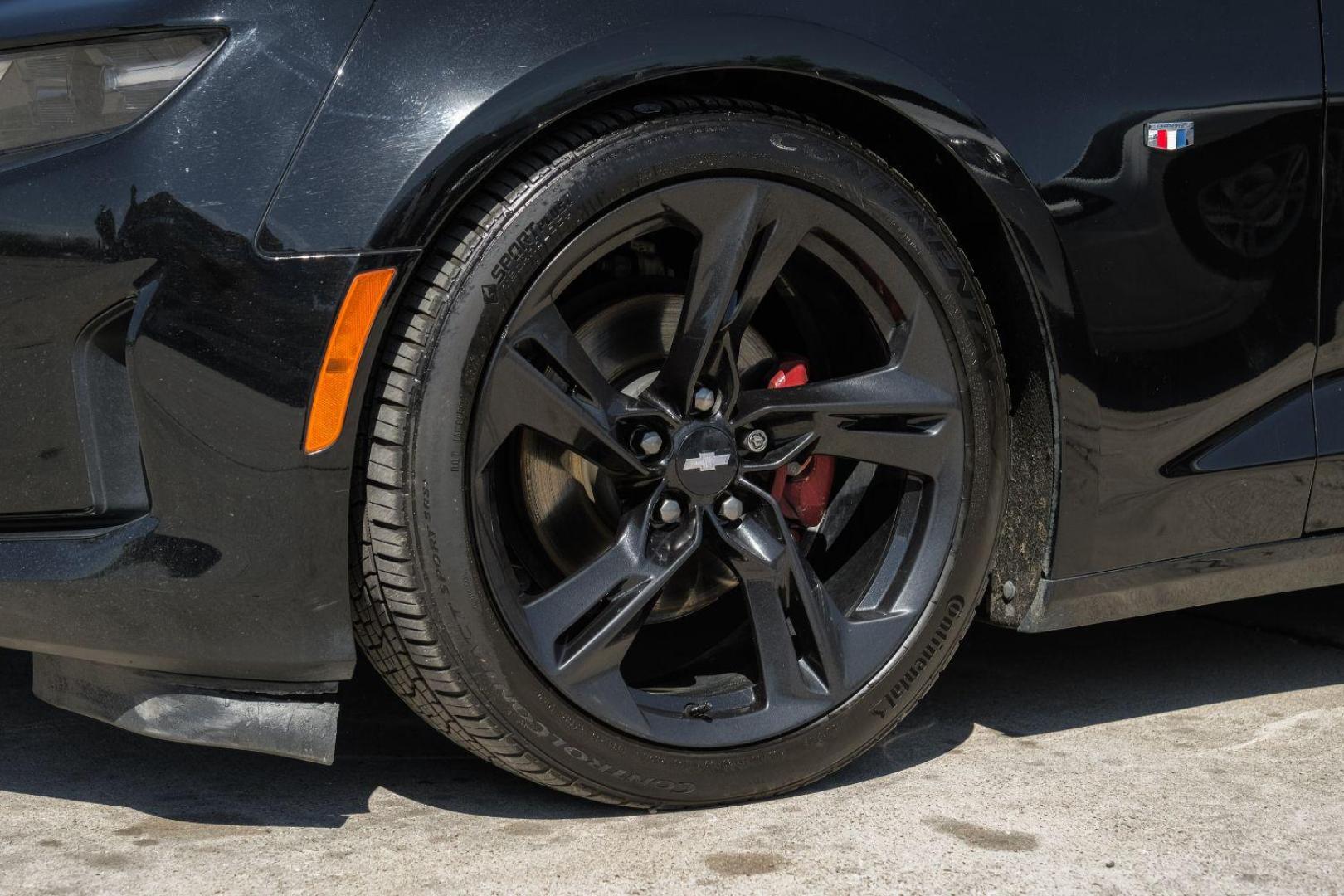 2019 BLACK Chevrolet Camaro 1LT Coupe (1G1FB1RX8K0) with an 2.0L L4 DOHC 16V TURBO engine, 6-Speed Manual transmission, located at 2401 E Main St., Grand Prairie, TX, 75050, (972) 262-4440, 32.748981, -96.969643 - Photo#49