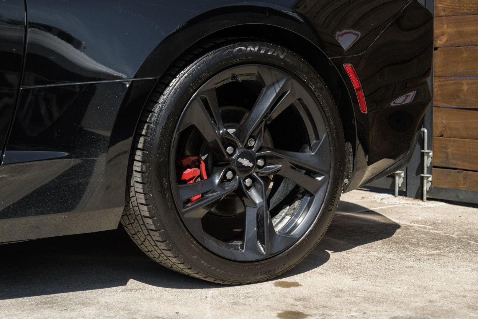 2019 BLACK Chevrolet Camaro 1LT Coupe (1G1FB1RX8K0) with an 2.0L L4 DOHC 16V TURBO engine, 6-Speed Manual transmission, located at 2401 E Main St., Grand Prairie, TX, 75050, (972) 262-4440, 32.748981, -96.969643 - Photo#50