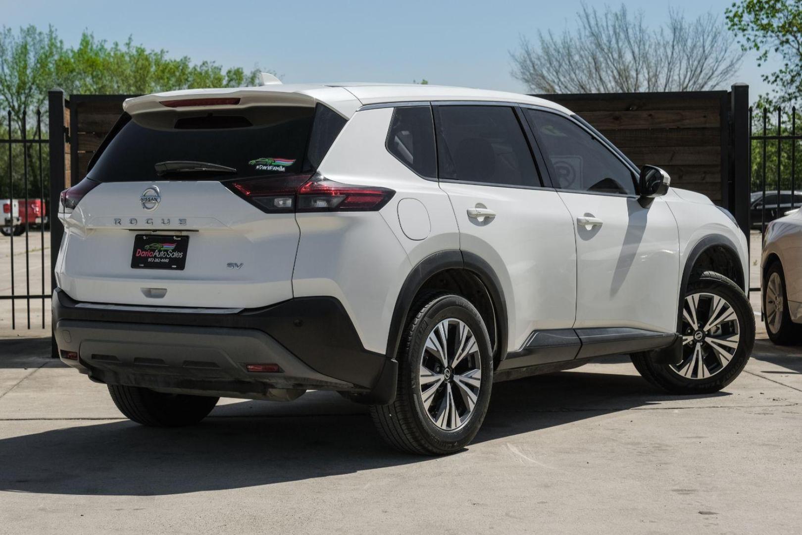 2021 WHITE Nissan Rogue SV (5N1AT3BA2MC) with an 2.5L L4 DOHC 16V engine, Continuously Variable Transmission transmission, located at 2401 E Main St., Grand Prairie, TX, 75050, (972) 262-4440, 32.748981, -96.969643 - Photo#10