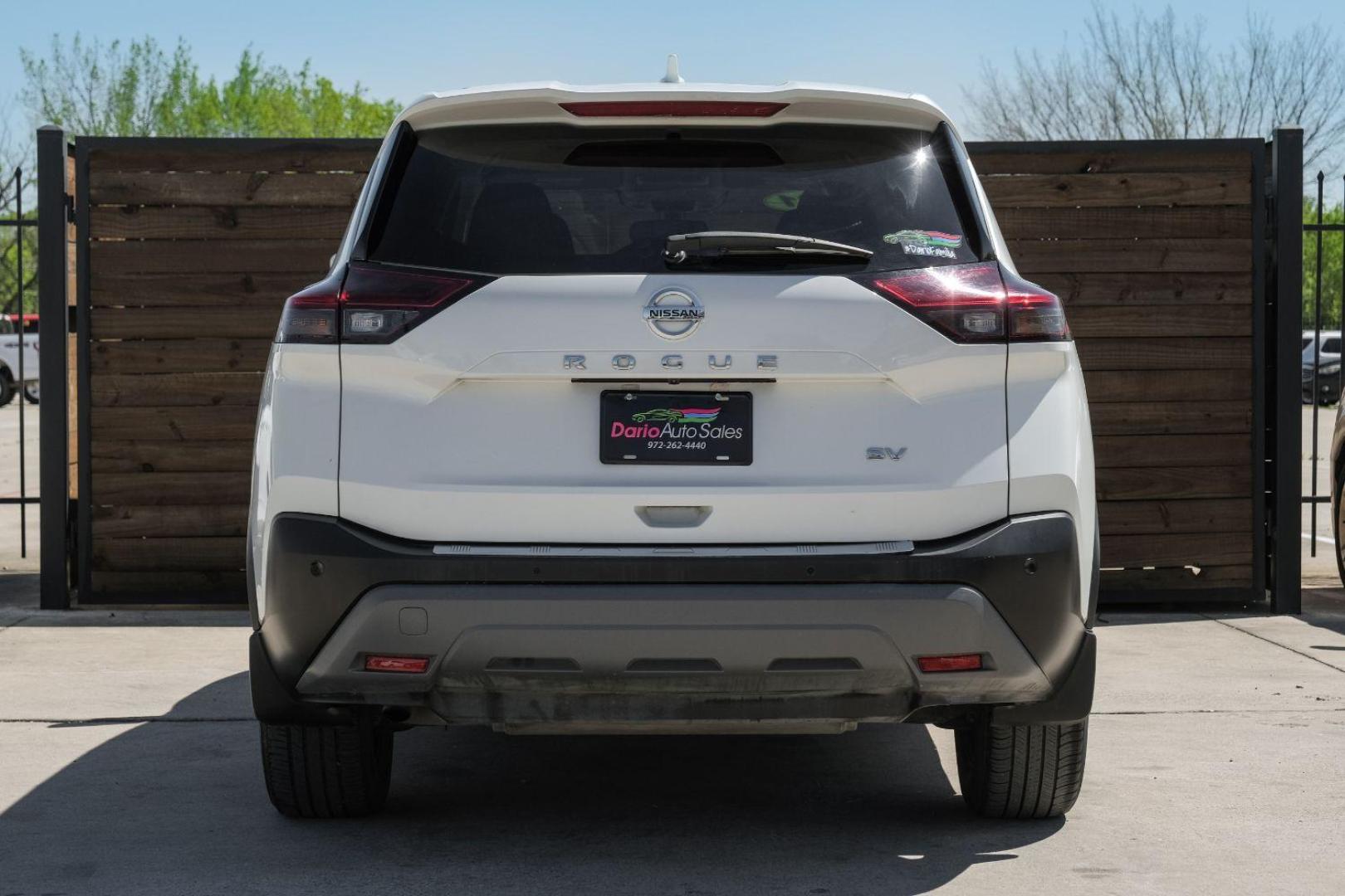 2021 WHITE Nissan Rogue SV (5N1AT3BA2MC) with an 2.5L L4 DOHC 16V engine, Continuously Variable Transmission transmission, located at 2401 E Main St., Grand Prairie, TX, 75050, (972) 262-4440, 32.748981, -96.969643 - Photo#11