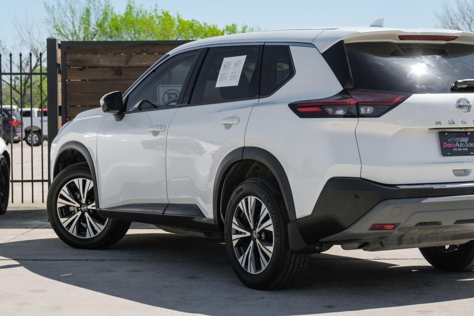 2021 WHITE Nissan Rogue SV (5N1AT3BA2MC) with an 2.5L L4 DOHC 16V engine, Continuously Variable Transmission transmission, located at 2401 E Main St., Grand Prairie, TX, 75050, (972) 262-4440, 32.748981, -96.969643 - Photo#13