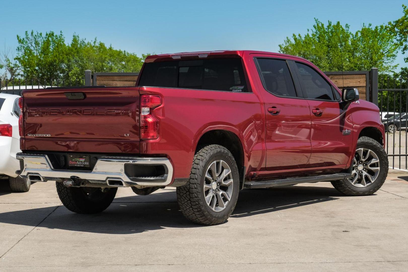 2020 RED Chevrolet Silverado 1500 LT Crew Cab 4WD (3GCUYDET8LG) with an 3.0L L6 DOHC 16V TURBO DIESEL engine, 6-Speed Automatic transmission, located at 2401 E Main St., Grand Prairie, TX, 75050, (972) 262-4440, 32.748981, -96.969643 - Photo#9