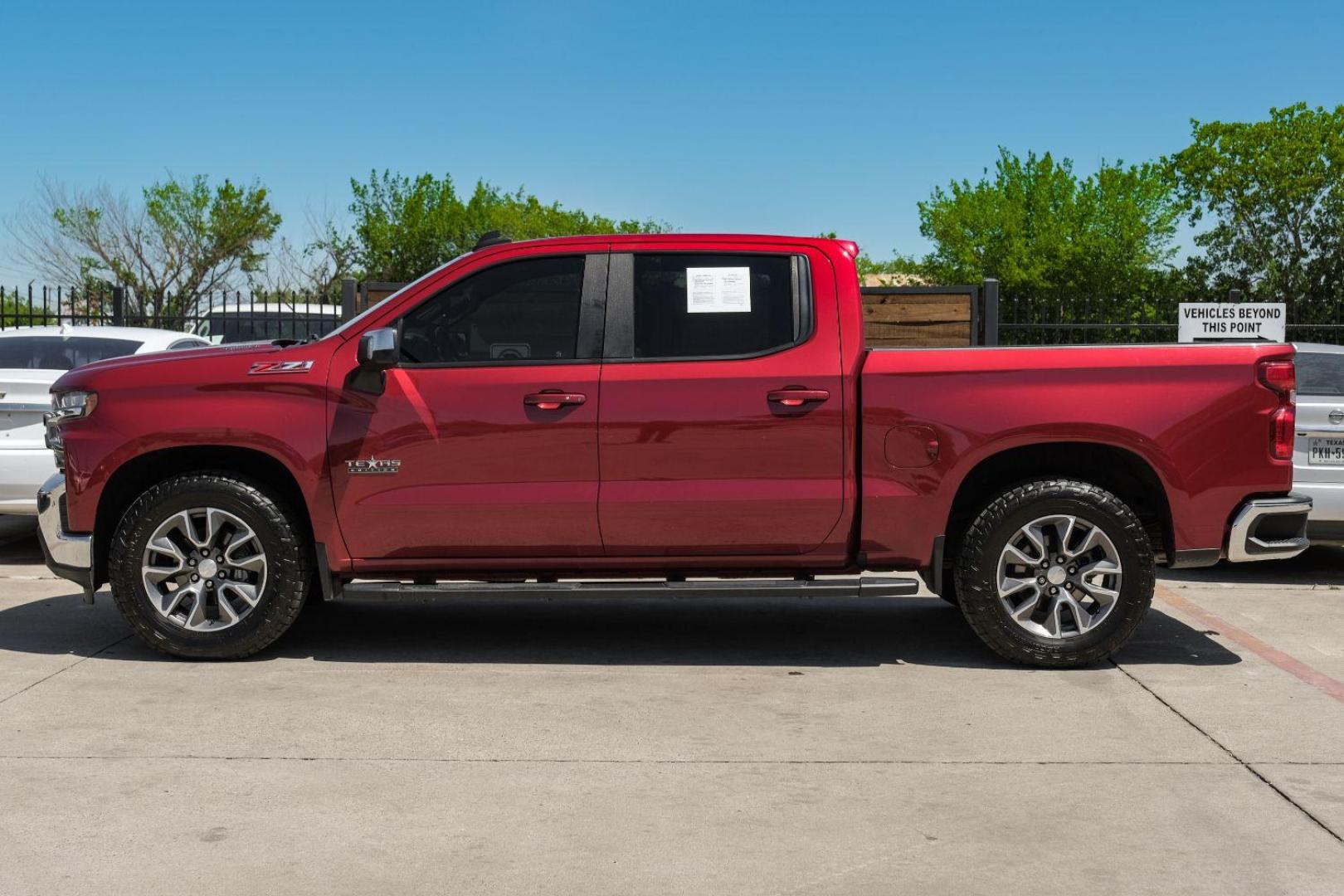 2020 RED Chevrolet Silverado 1500 LT Crew Cab 4WD (3GCUYDET8LG) with an 3.0L L6 DOHC 16V TURBO DIESEL engine, 6-Speed Automatic transmission, located at 2401 E Main St., Grand Prairie, TX, 75050, (972) 262-4440, 32.748981, -96.969643 - Photo#14