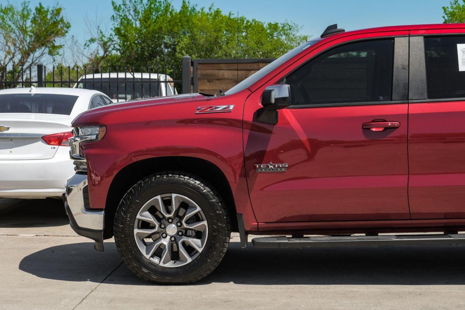 2020 RED Chevrolet Silverado 1500 LT Crew Cab 4WD (3GCUYDET8LG) with an 3.0L L6 DOHC 16V TURBO DIESEL engine, 6-Speed Automatic transmission, located at 2401 E Main St., Grand Prairie, TX, 75050, (972) 262-4440, 32.748981, -96.969643 - Photo#15