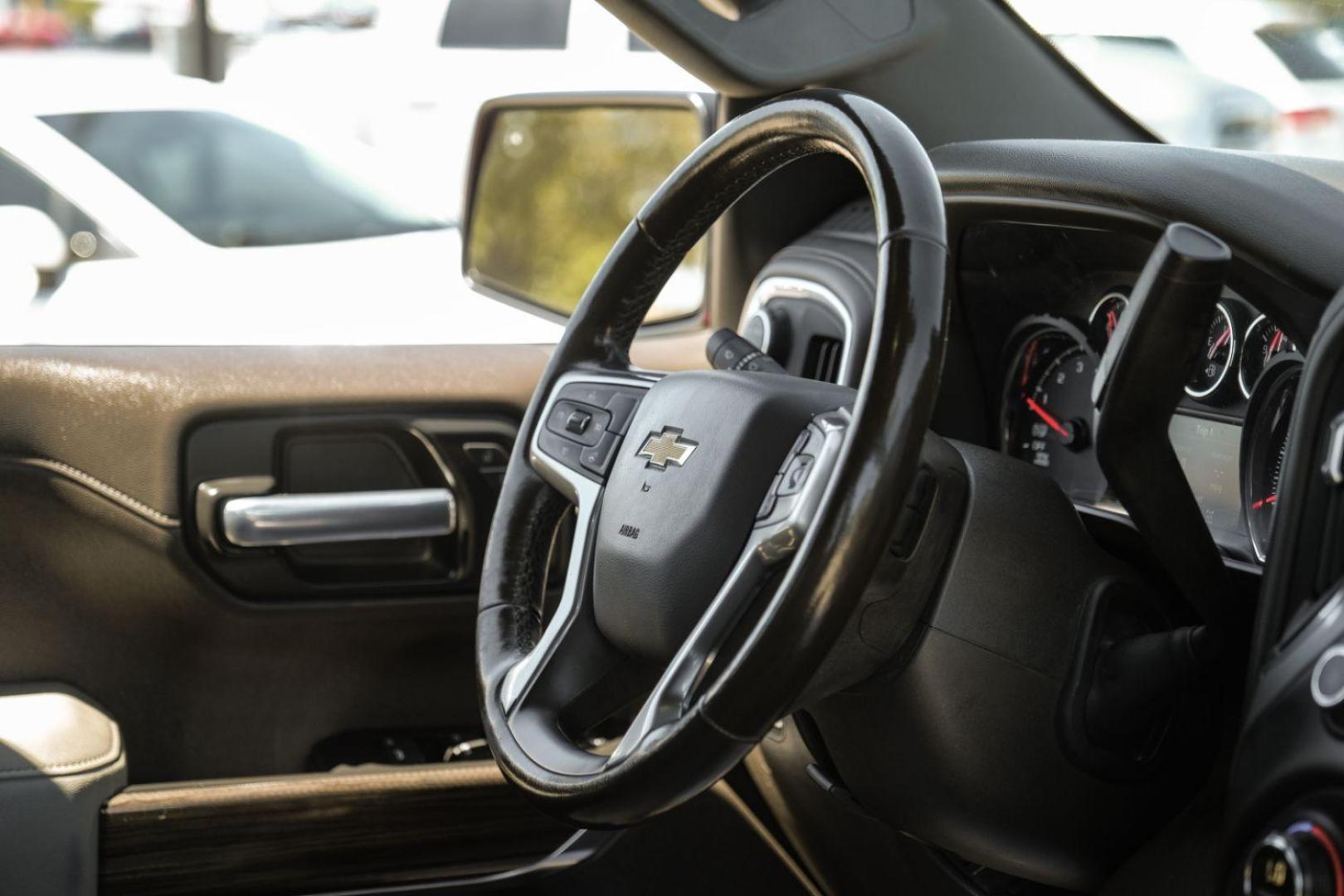 2020 RED Chevrolet Silverado 1500 LT Crew Cab 4WD (3GCUYDET8LG) with an 3.0L L6 DOHC 16V TURBO DIESEL engine, 6-Speed Automatic transmission, located at 2401 E Main St., Grand Prairie, TX, 75050, (972) 262-4440, 32.748981, -96.969643 - Photo#19