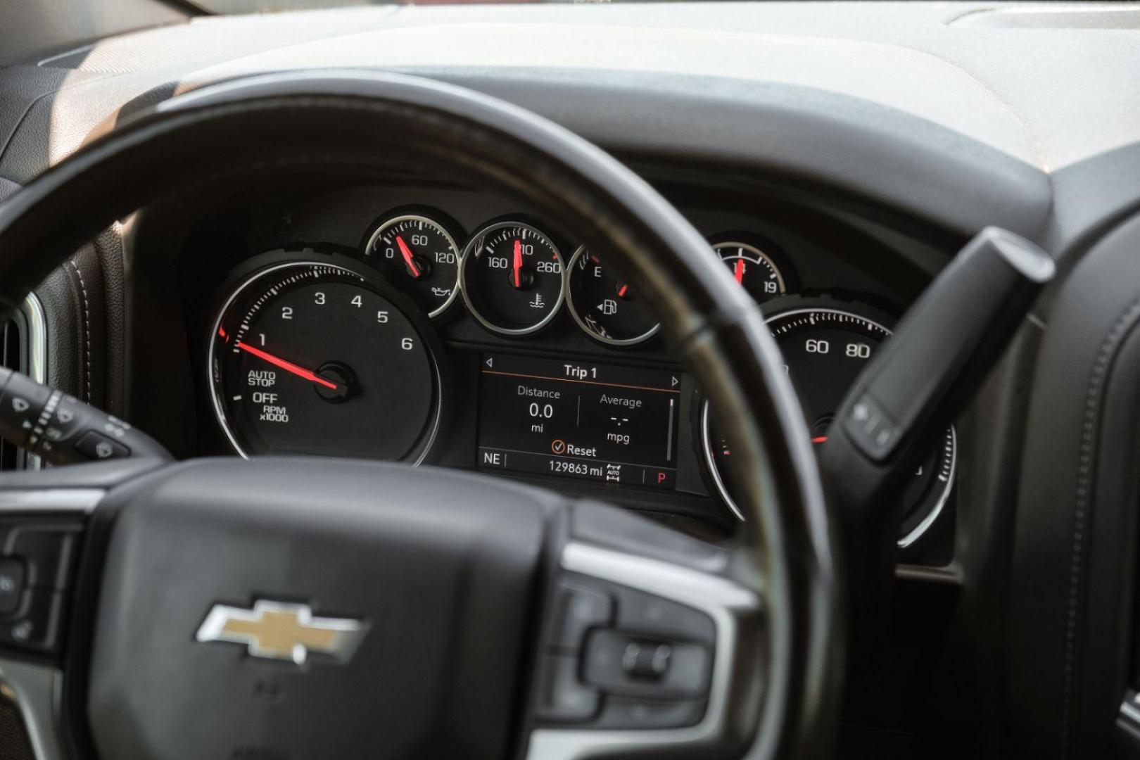 2020 RED Chevrolet Silverado 1500 LT Crew Cab 4WD (3GCUYDET8LG) with an 3.0L L6 DOHC 16V TURBO DIESEL engine, 6-Speed Automatic transmission, located at 2401 E Main St., Grand Prairie, TX, 75050, (972) 262-4440, 32.748981, -96.969643 - Photo#23