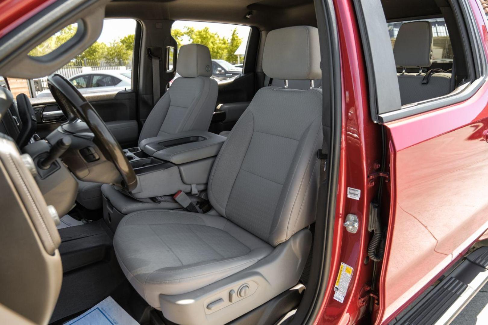 2020 RED Chevrolet Silverado 1500 LT Crew Cab 4WD (3GCUYDET8LG) with an 3.0L L6 DOHC 16V TURBO DIESEL engine, 6-Speed Automatic transmission, located at 2401 E Main St., Grand Prairie, TX, 75050, (972) 262-4440, 32.748981, -96.969643 - Photo#3