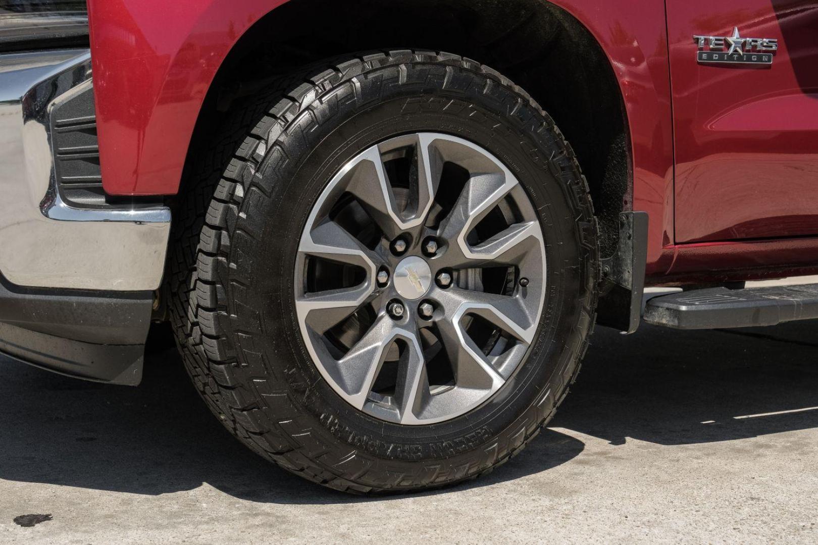 2020 RED Chevrolet Silverado 1500 LT Crew Cab 4WD (3GCUYDET8LG) with an 3.0L L6 DOHC 16V TURBO DIESEL engine, 6-Speed Automatic transmission, located at 2401 E Main St., Grand Prairie, TX, 75050, (972) 262-4440, 32.748981, -96.969643 - Photo#55