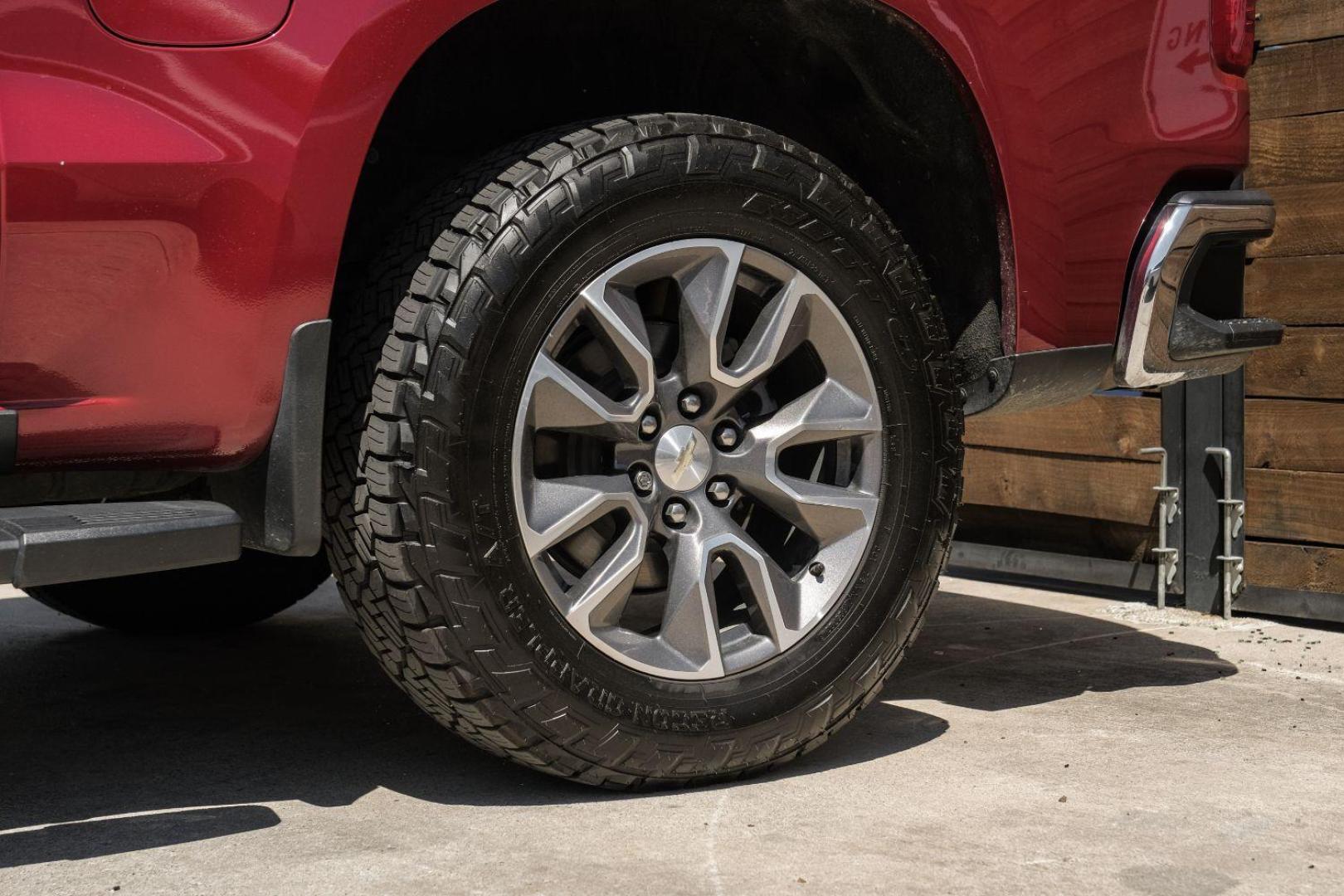 2020 RED Chevrolet Silverado 1500 LT Crew Cab 4WD (3GCUYDET8LG) with an 3.0L L6 DOHC 16V TURBO DIESEL engine, 6-Speed Automatic transmission, located at 2401 E Main St., Grand Prairie, TX, 75050, (972) 262-4440, 32.748981, -96.969643 - Photo#56