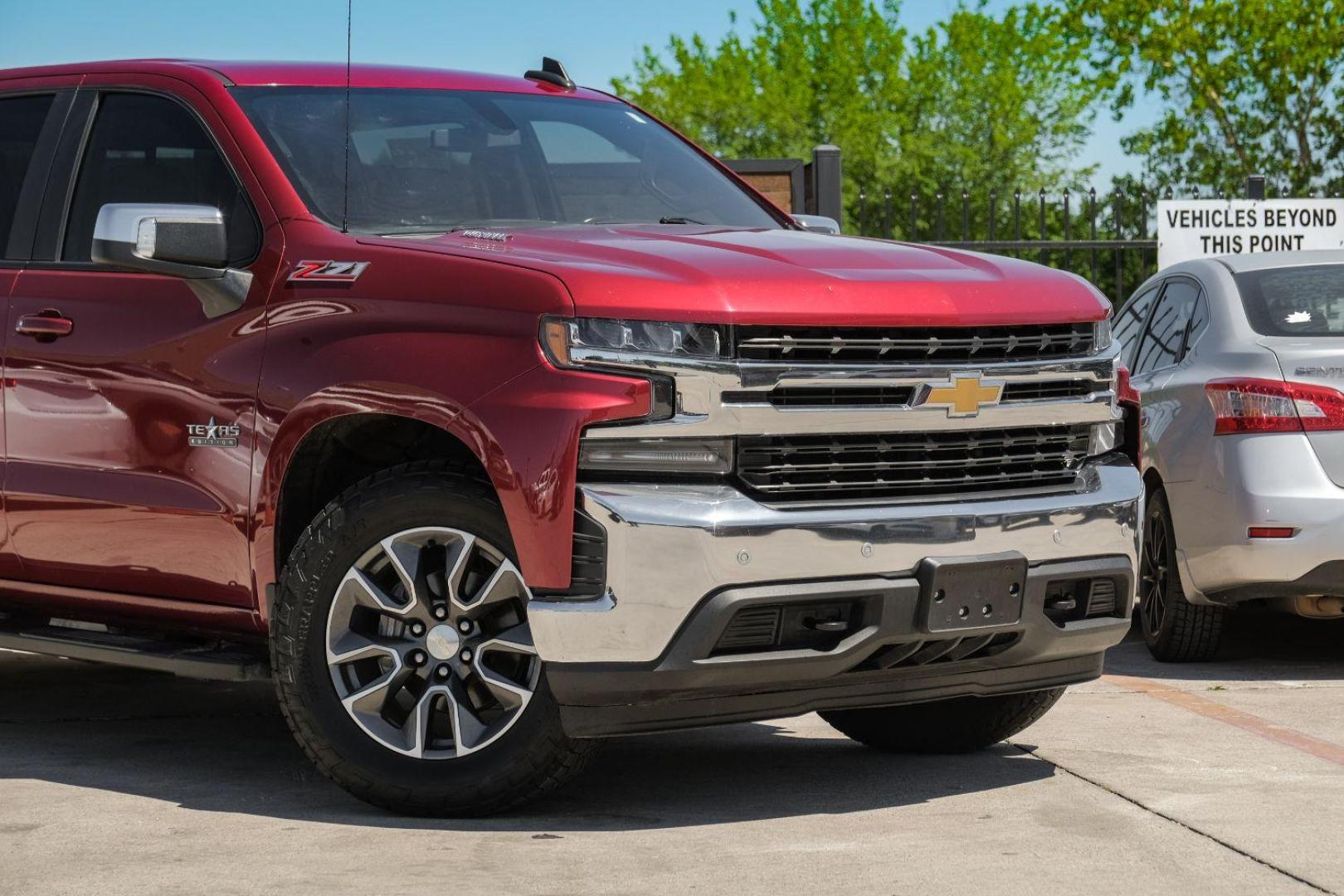 2020 RED Chevrolet Silverado 1500 LT Crew Cab 4WD (3GCUYDET8LG) with an 3.0L L6 DOHC 16V TURBO DIESEL engine, 6-Speed Automatic transmission, located at 2401 E Main St., Grand Prairie, TX, 75050, (972) 262-4440, 32.748981, -96.969643 - Photo#7