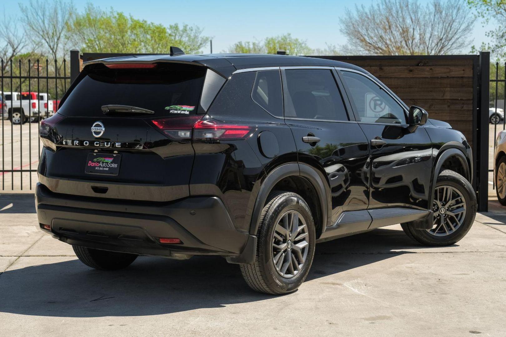 2021 black Nissan Rogue S (5N1AT3AA3MC) with an 2.5L L4 DOHC 16V engine, Continuously Variable Transmission transmission, located at 2401 E Main St., Grand Prairie, TX, 75050, (972) 262-4440, 32.748981, -96.969643 - Photo#9