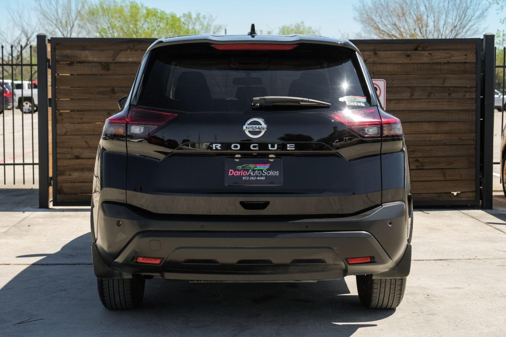 2021 black Nissan Rogue S (5N1AT3AA3MC) with an 2.5L L4 DOHC 16V engine, Continuously Variable Transmission transmission, located at 2401 E Main St., Grand Prairie, TX, 75050, (972) 262-4440, 32.748981, -96.969643 - Photo#10